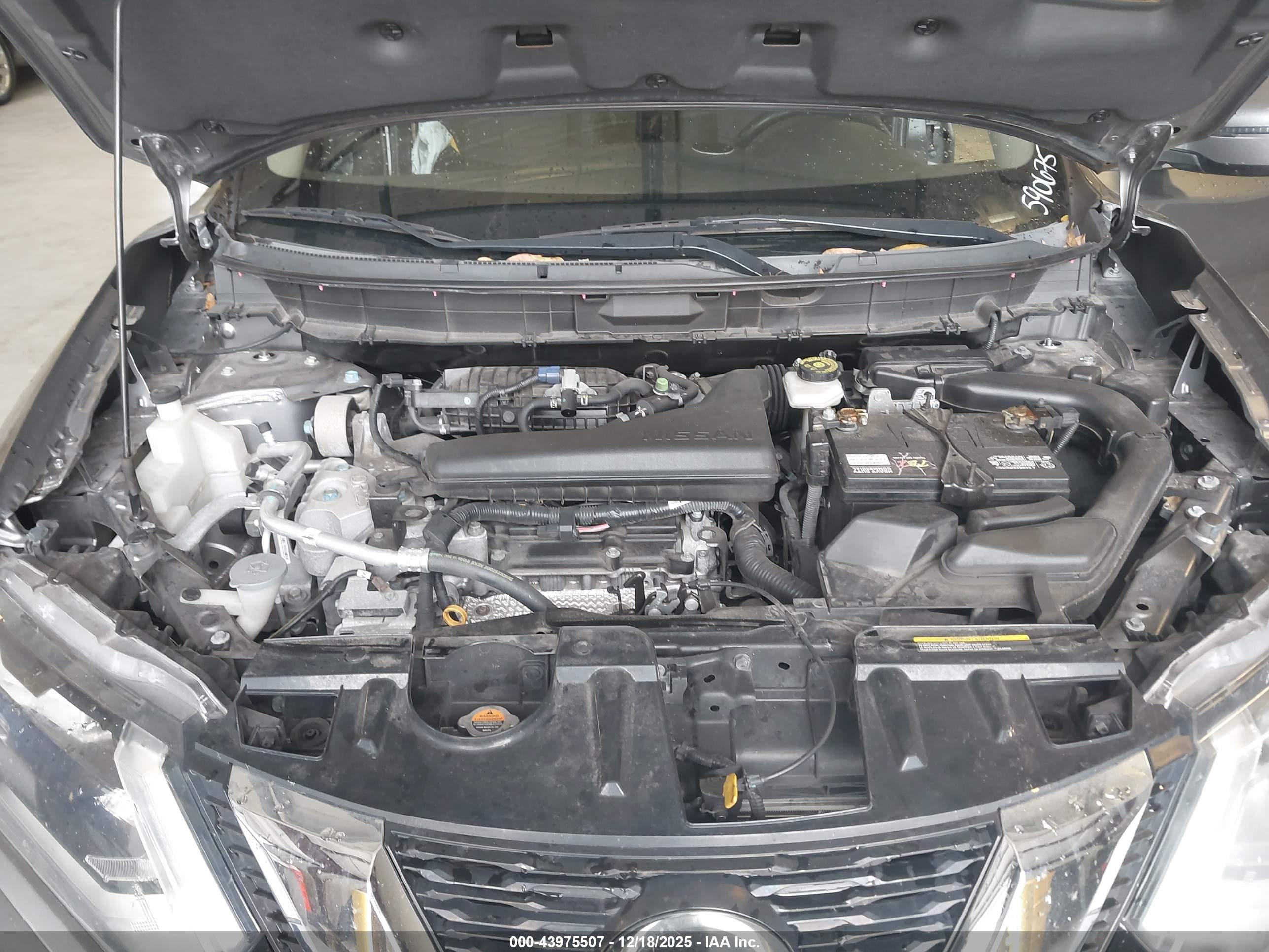 NISSAN ROGUE image 10