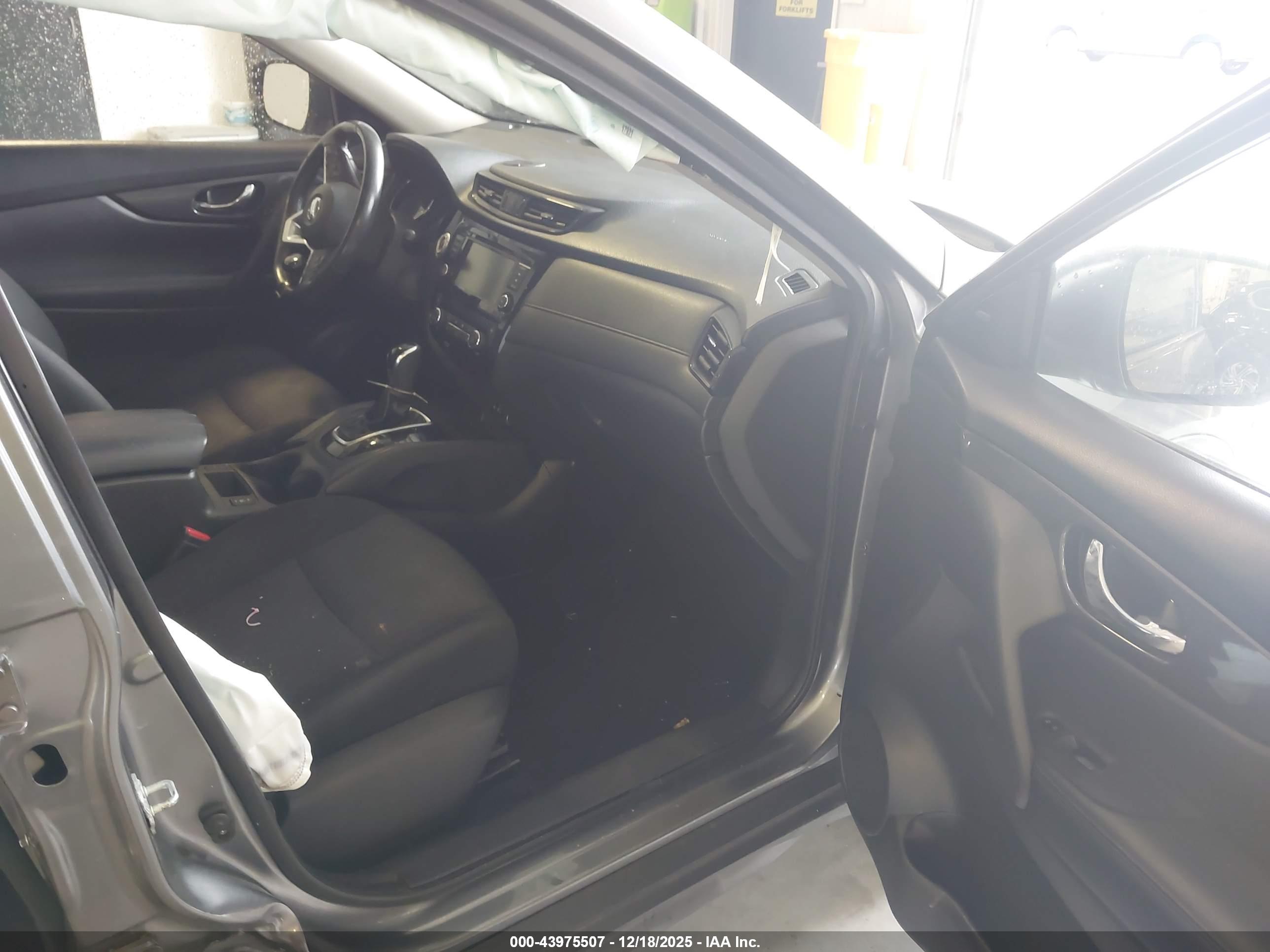 NISSAN ROGUE image 5
