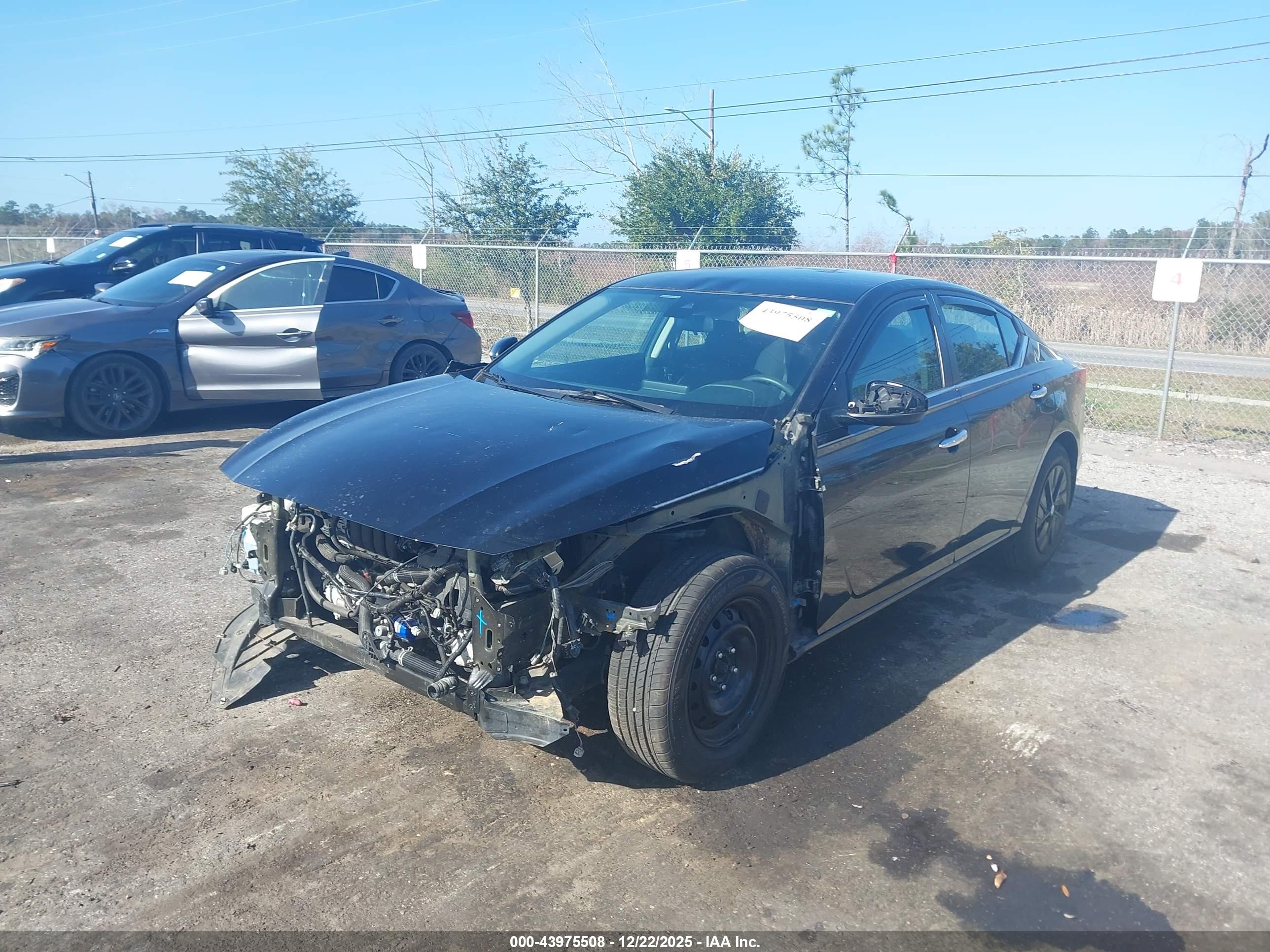 NISSAN ALTIMA image 2