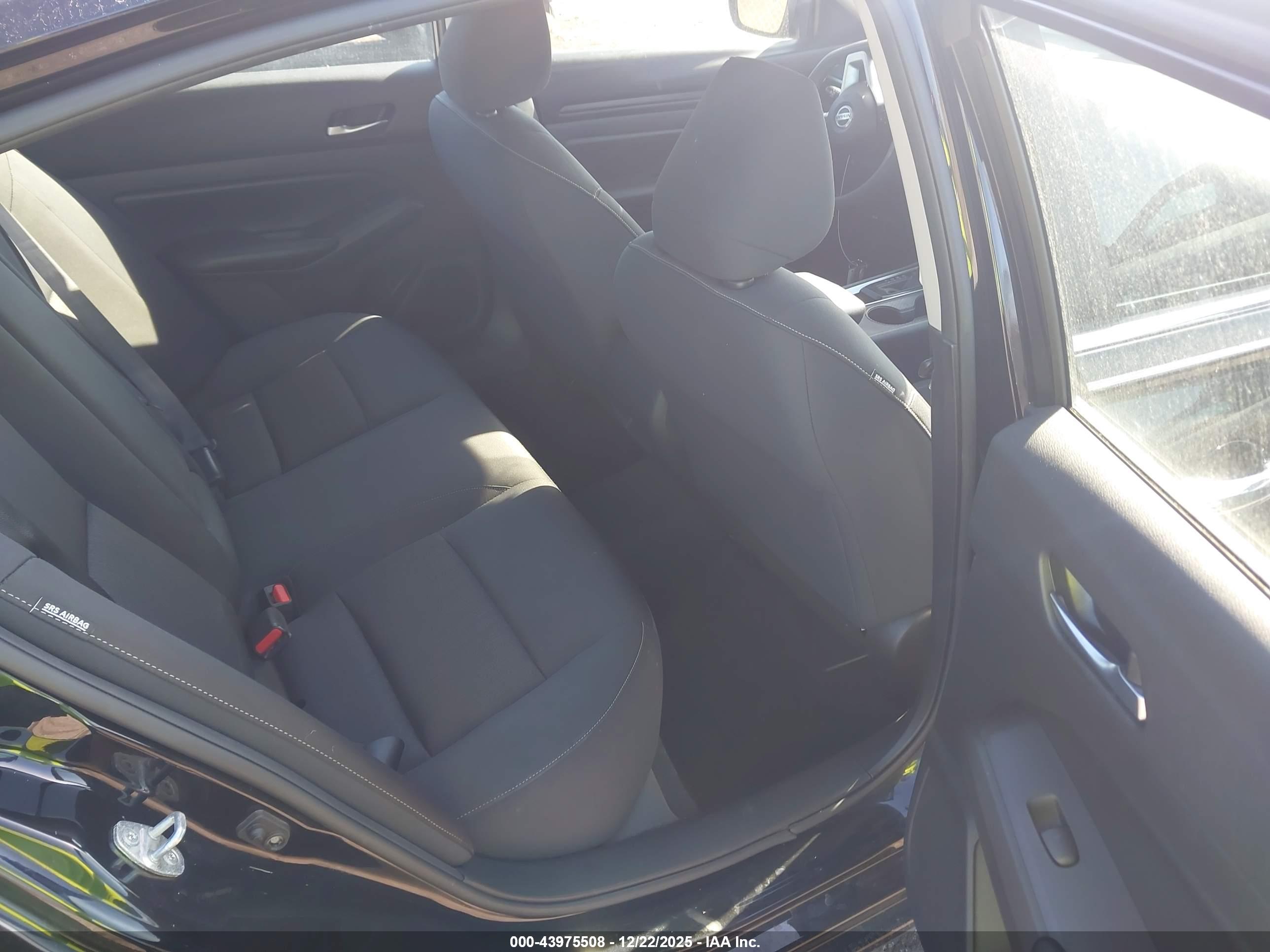 NISSAN ALTIMA image 8