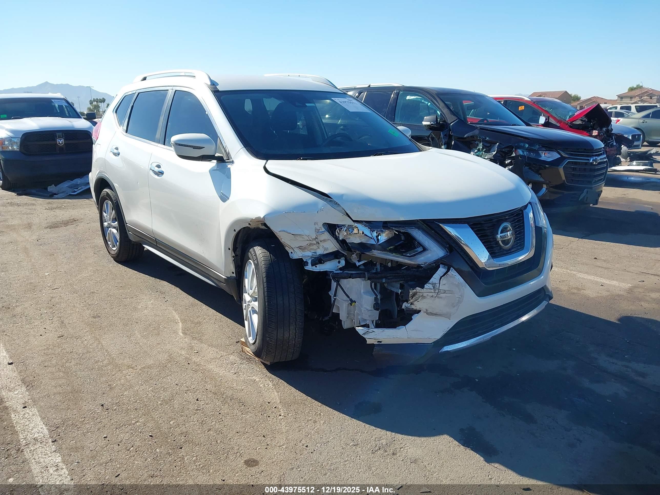 NISSAN ROGUE image 6