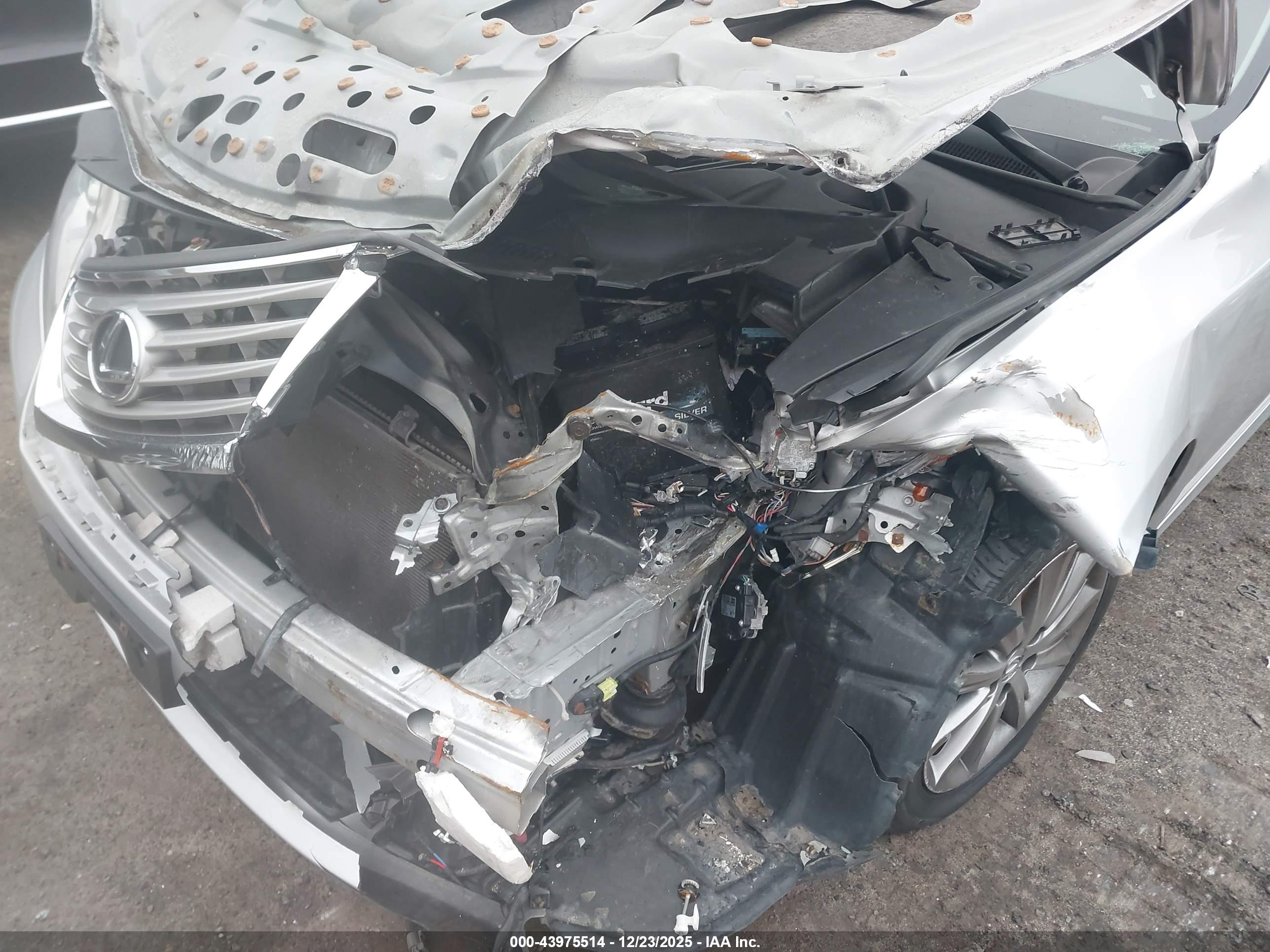 LEXUS ES image 10