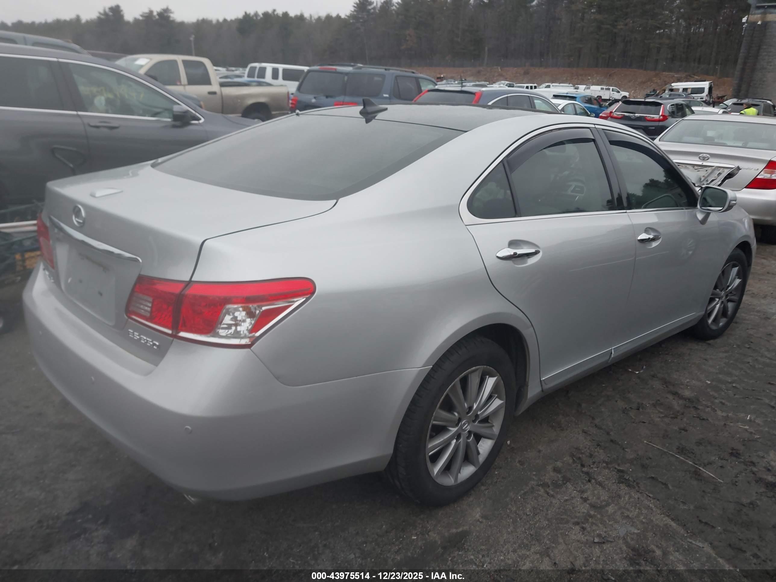 LEXUS ES image 4