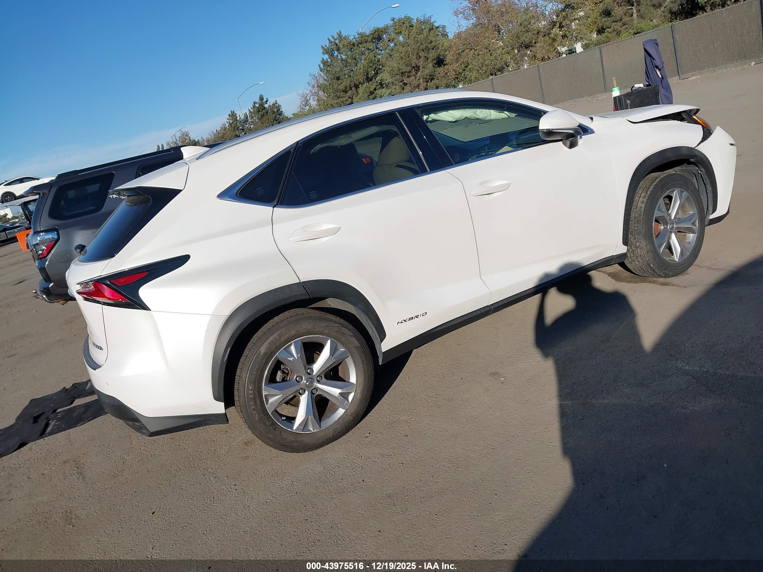 LEXUS NX image 4