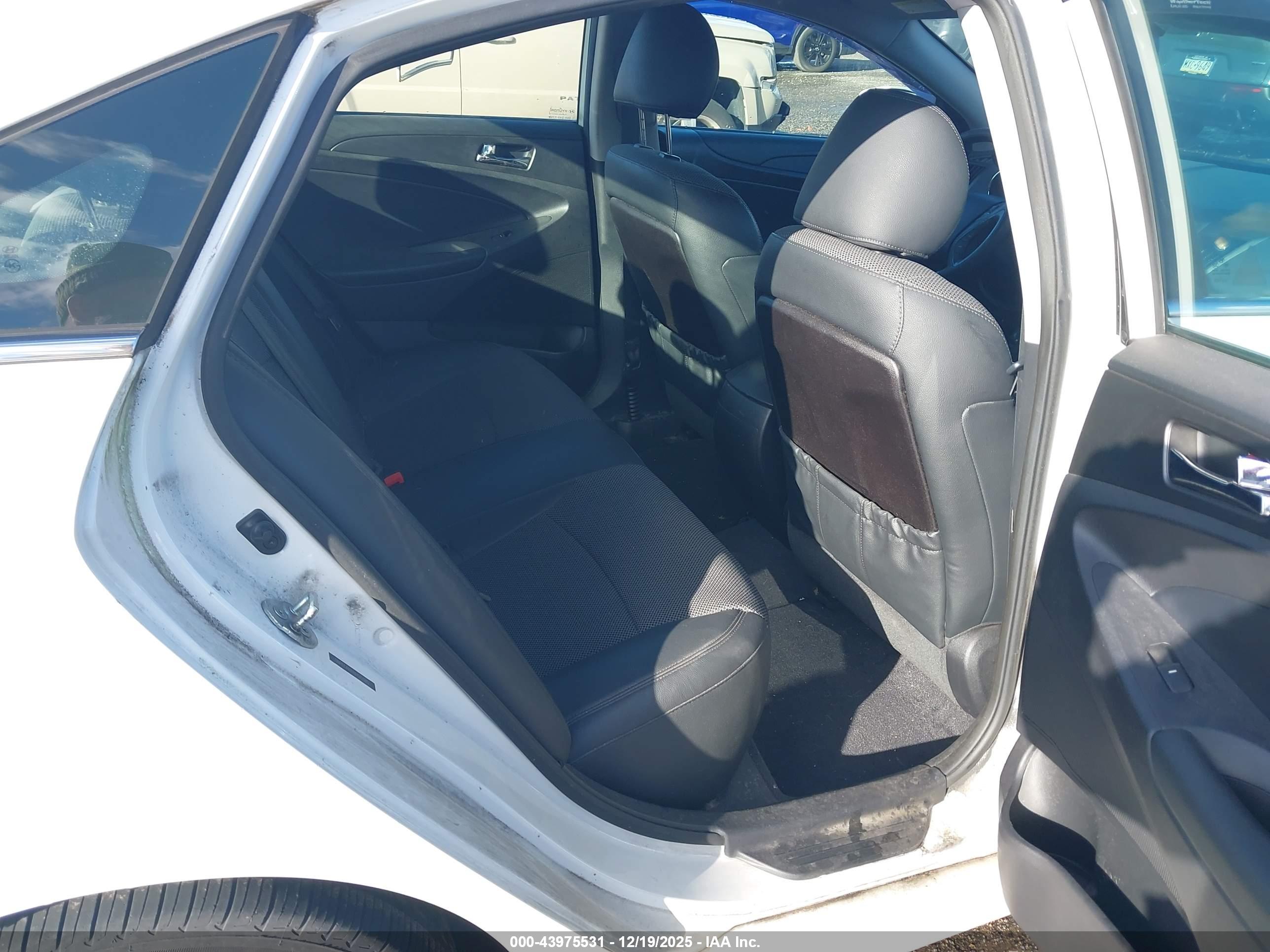 HYUNDAI SONATA image 8
