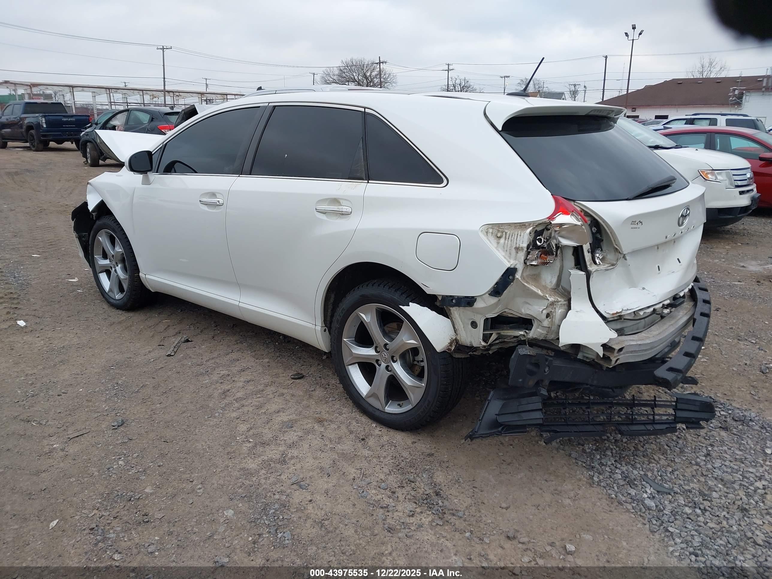 TOYOTA VENZA image 3
