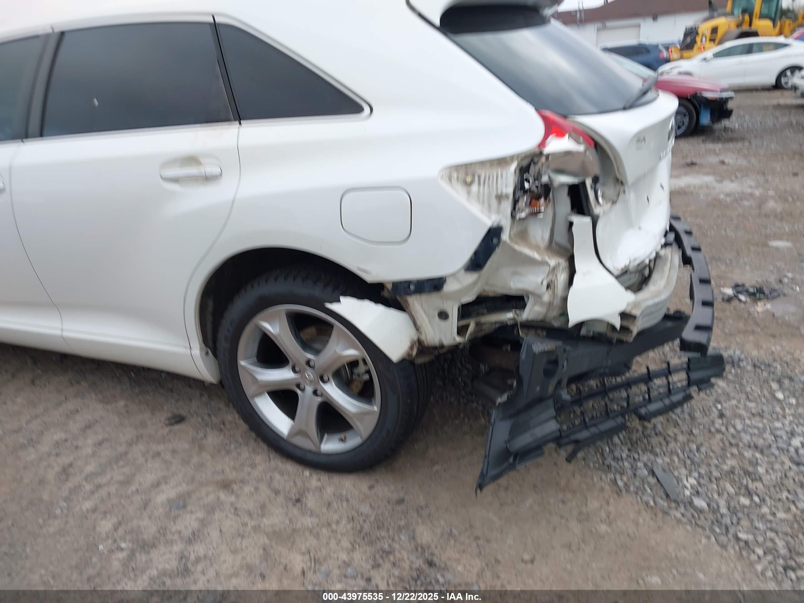 TOYOTA VENZA image 6