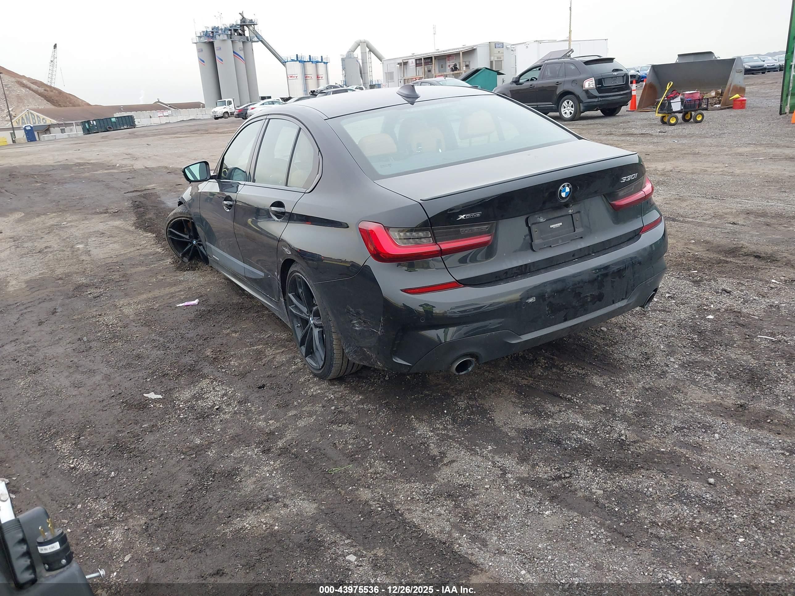BMW 330I image 3