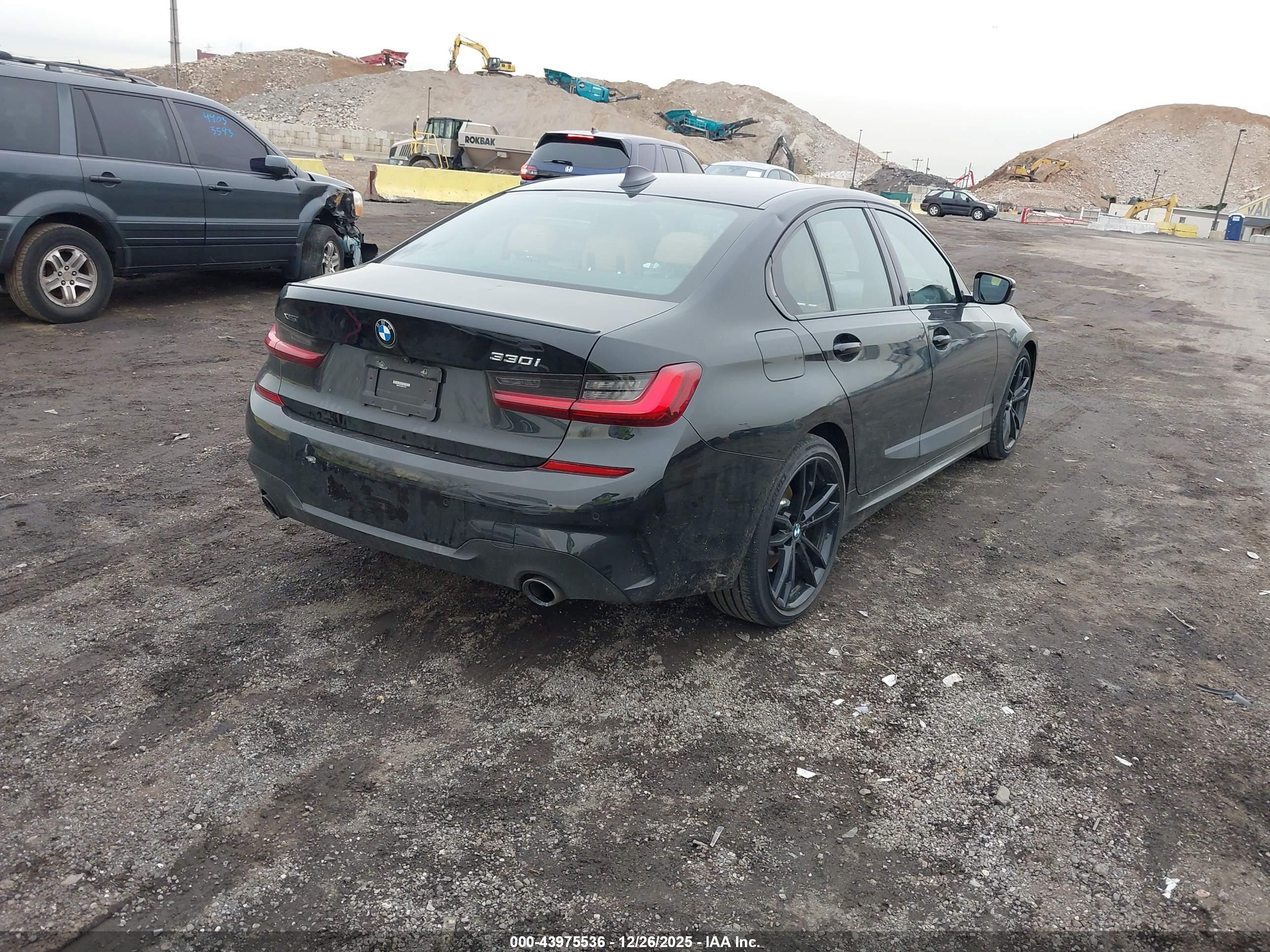 BMW 330I image 4