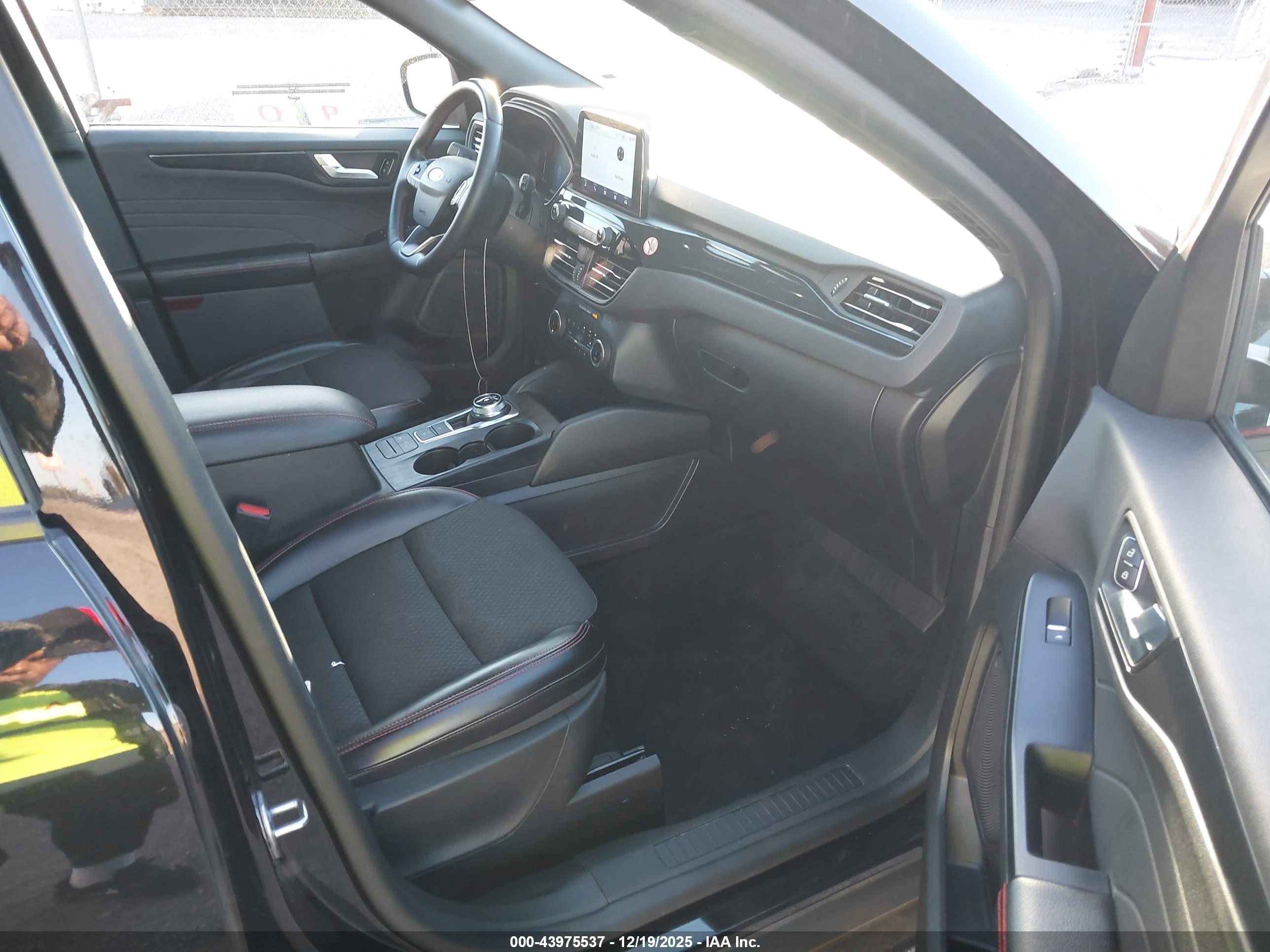 FORD ESCAPE image 5