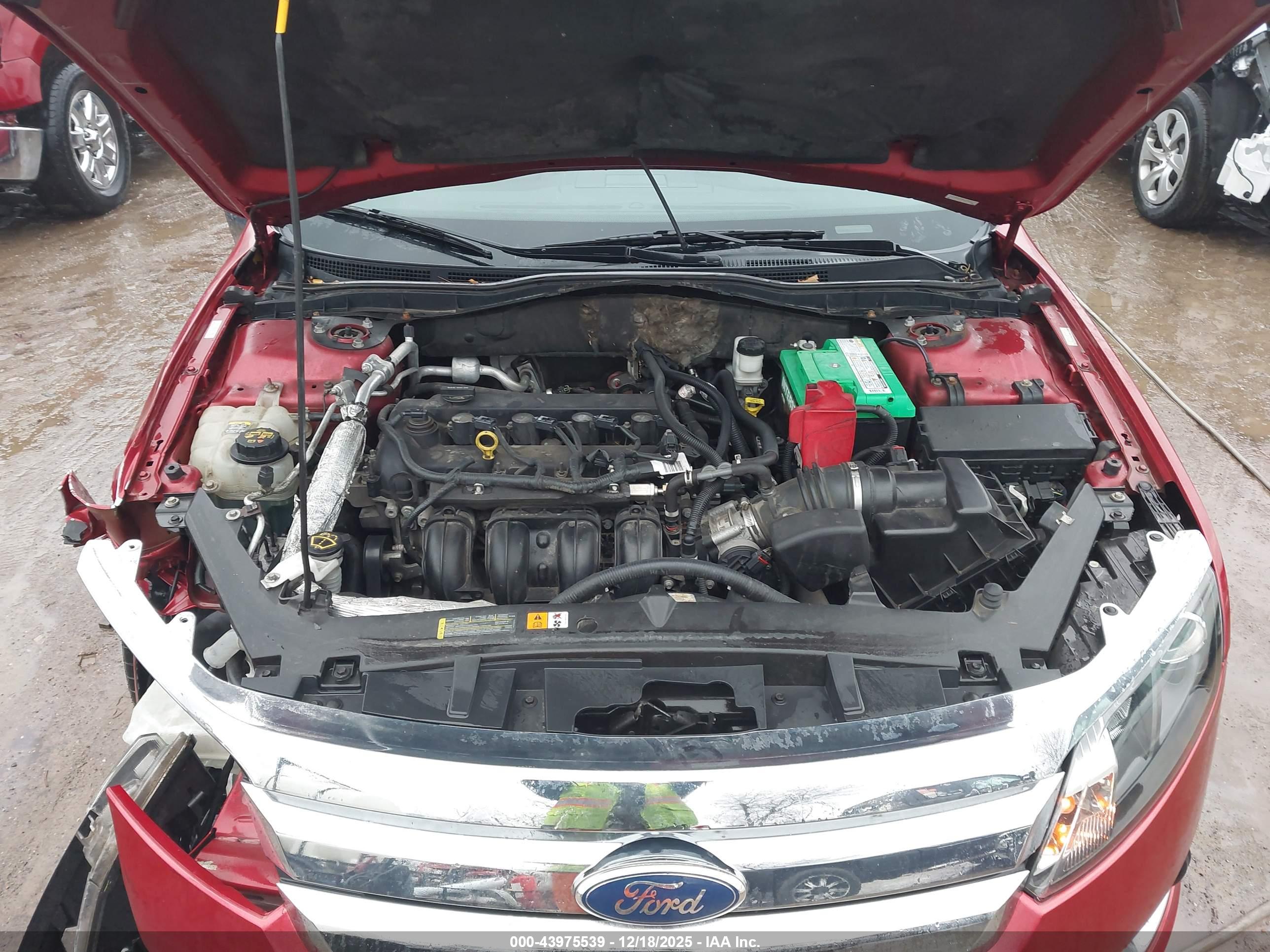 FORD FUSION image 10