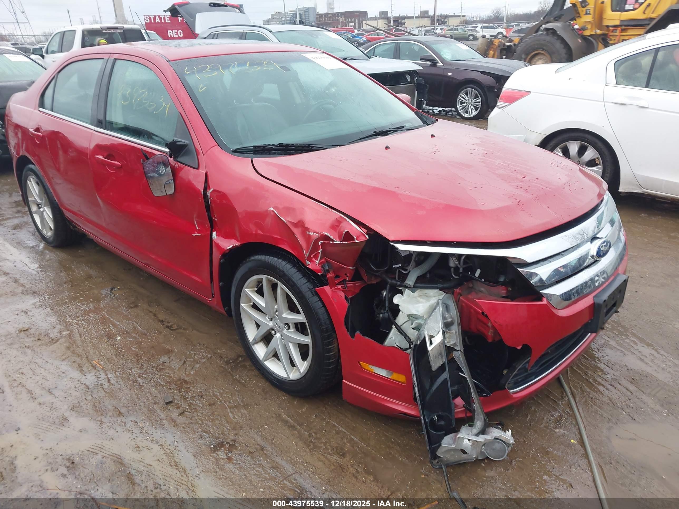 FORD FUSION image 6