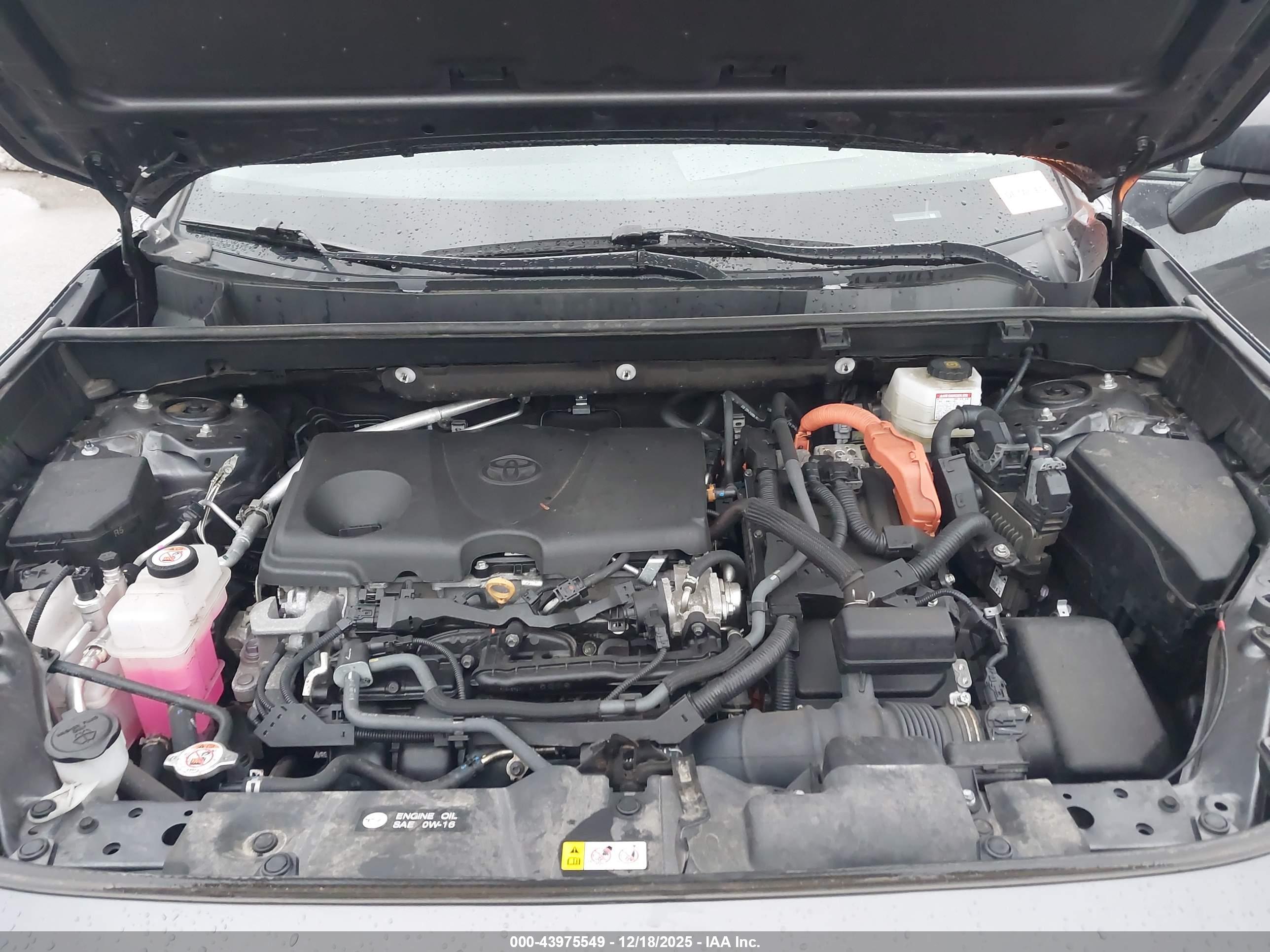 TOYOTA RAV4 image 10