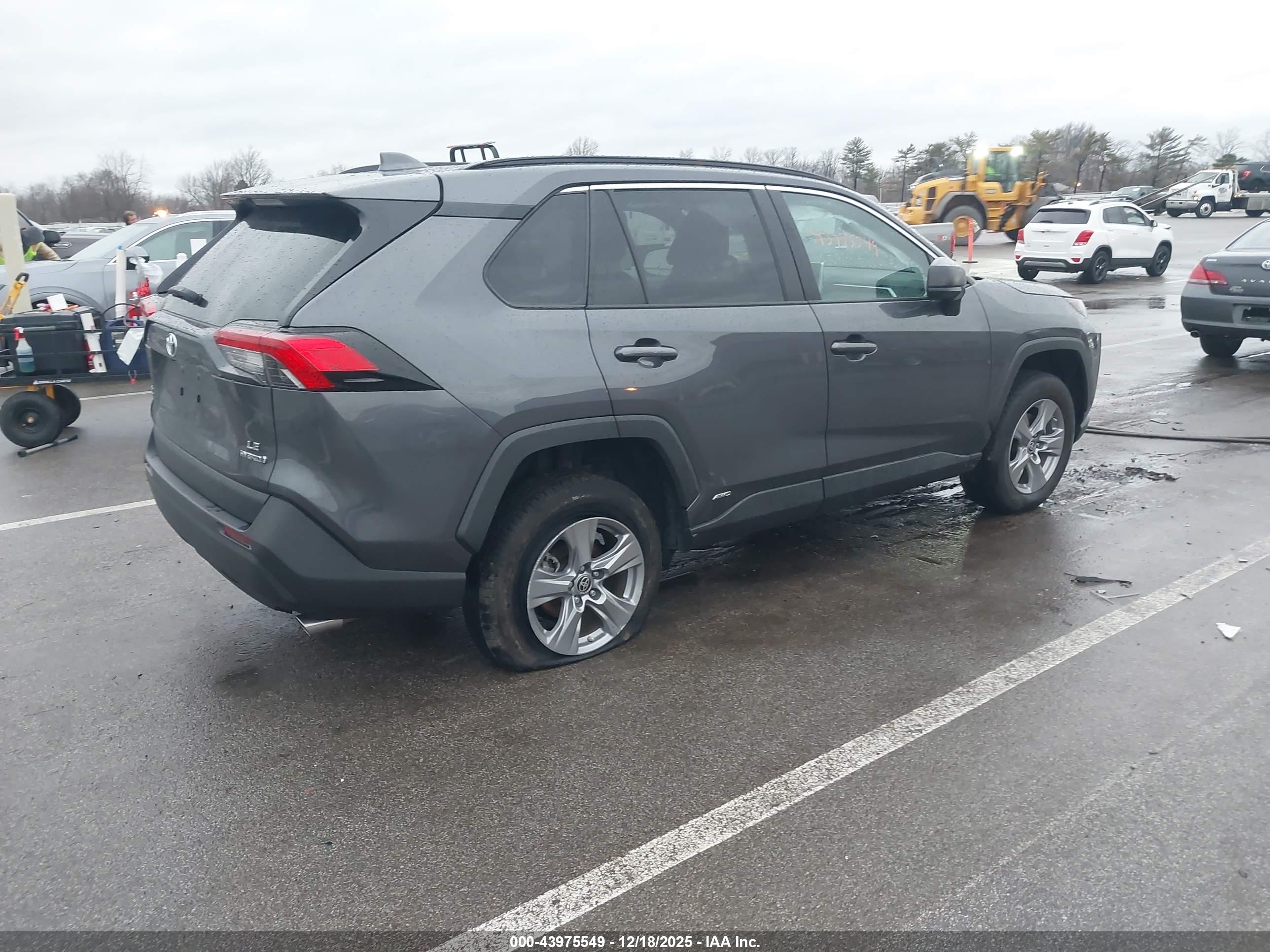 TOYOTA RAV4 image 4