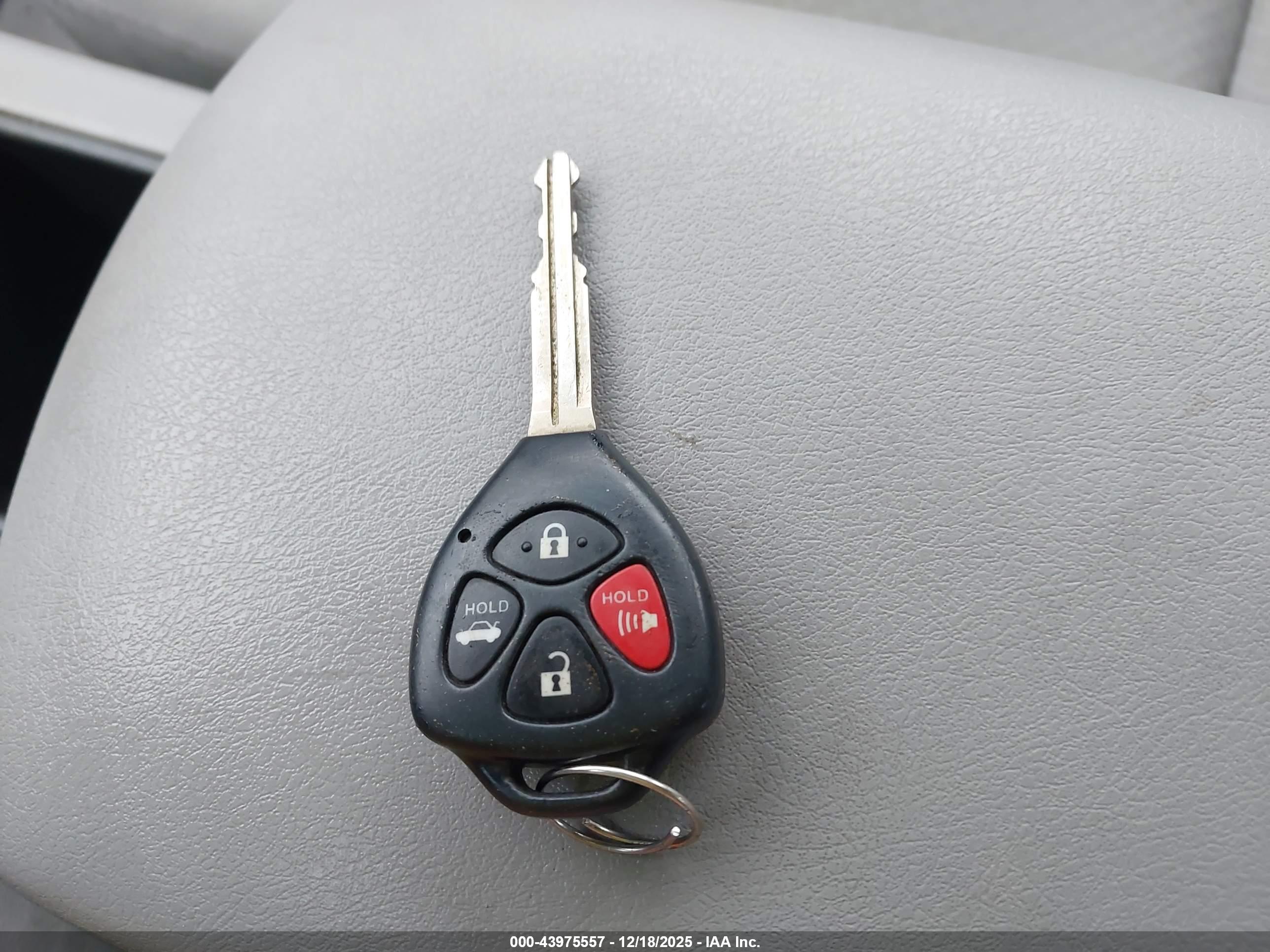 TOYOTA CAMRY image 11