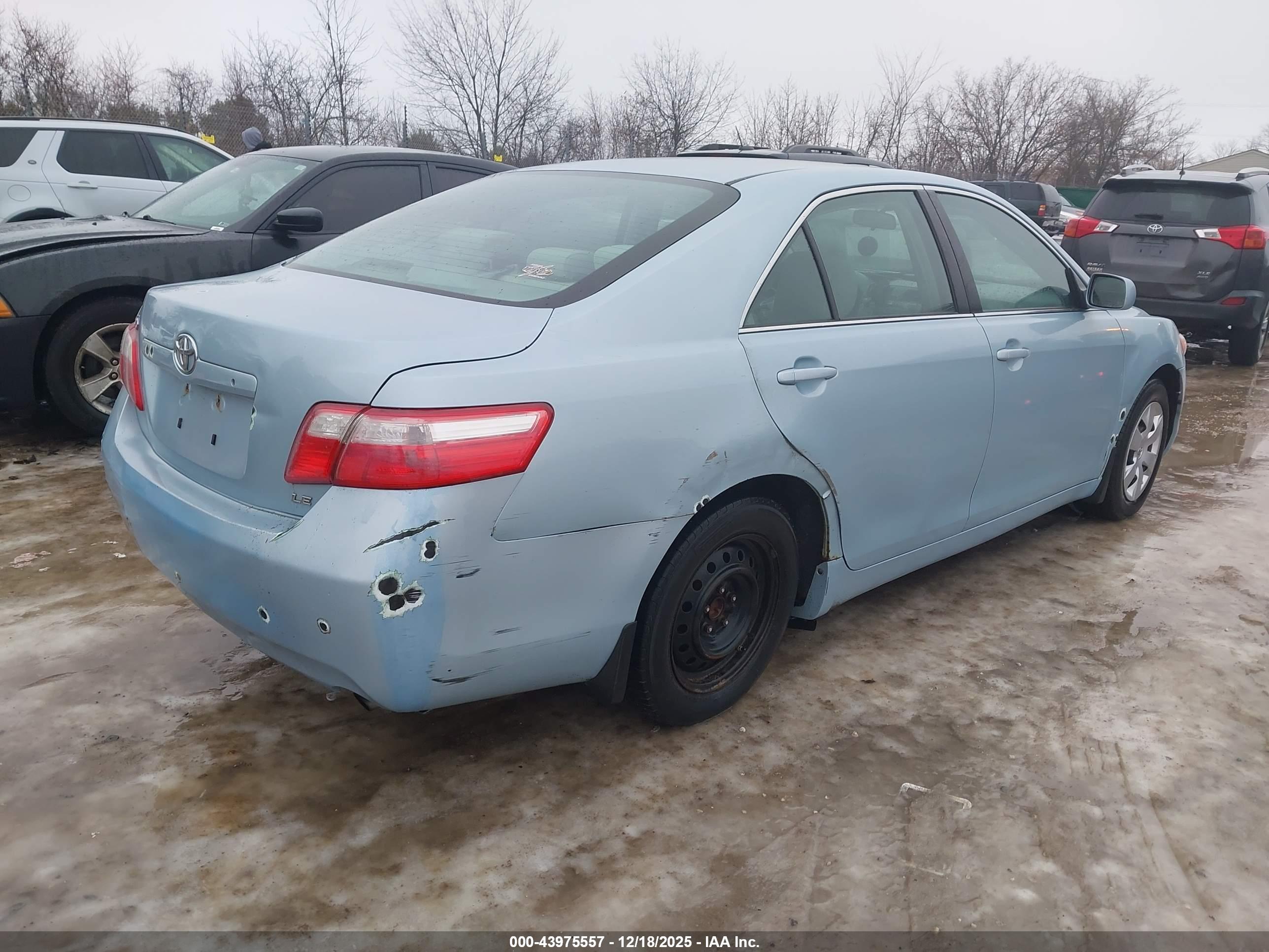 TOYOTA CAMRY image 4