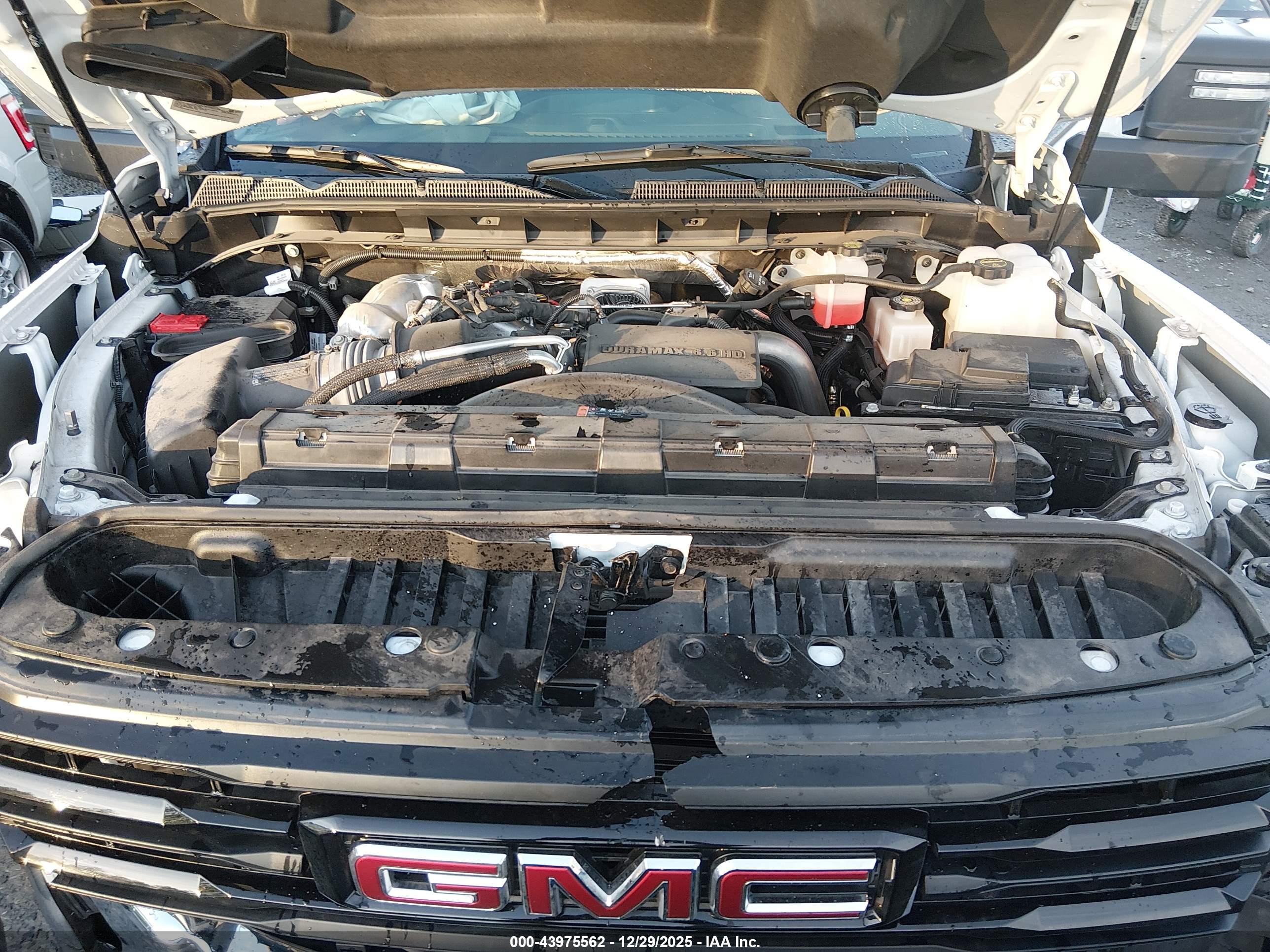 GMC SIERRA image 10
