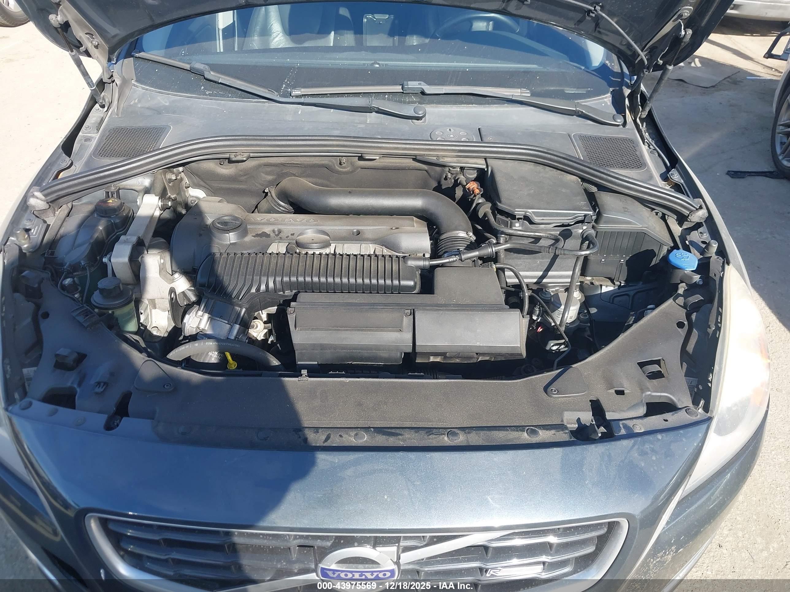 VOLVO S60 image 10