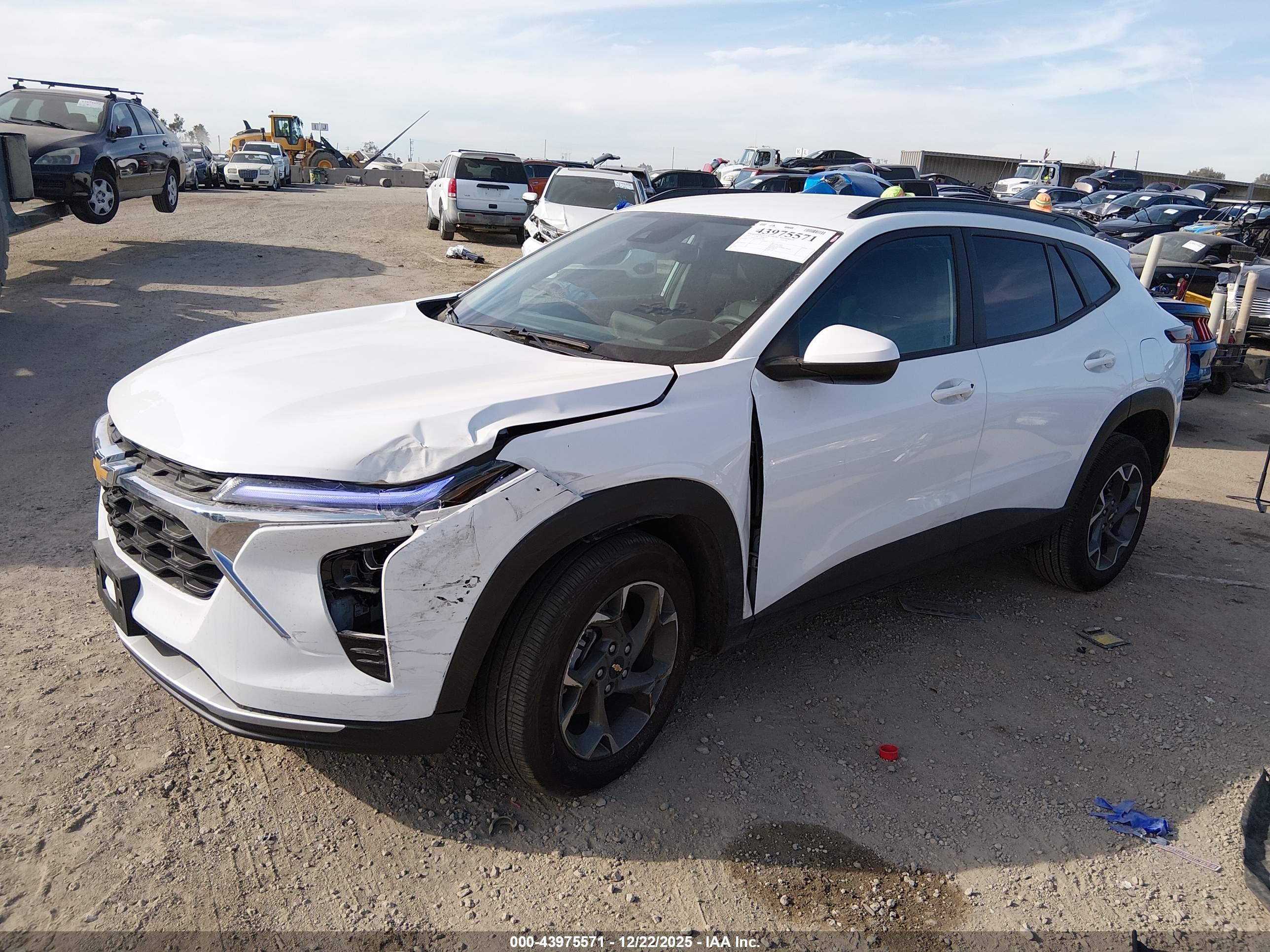 CHEVROLET TRAX image 2