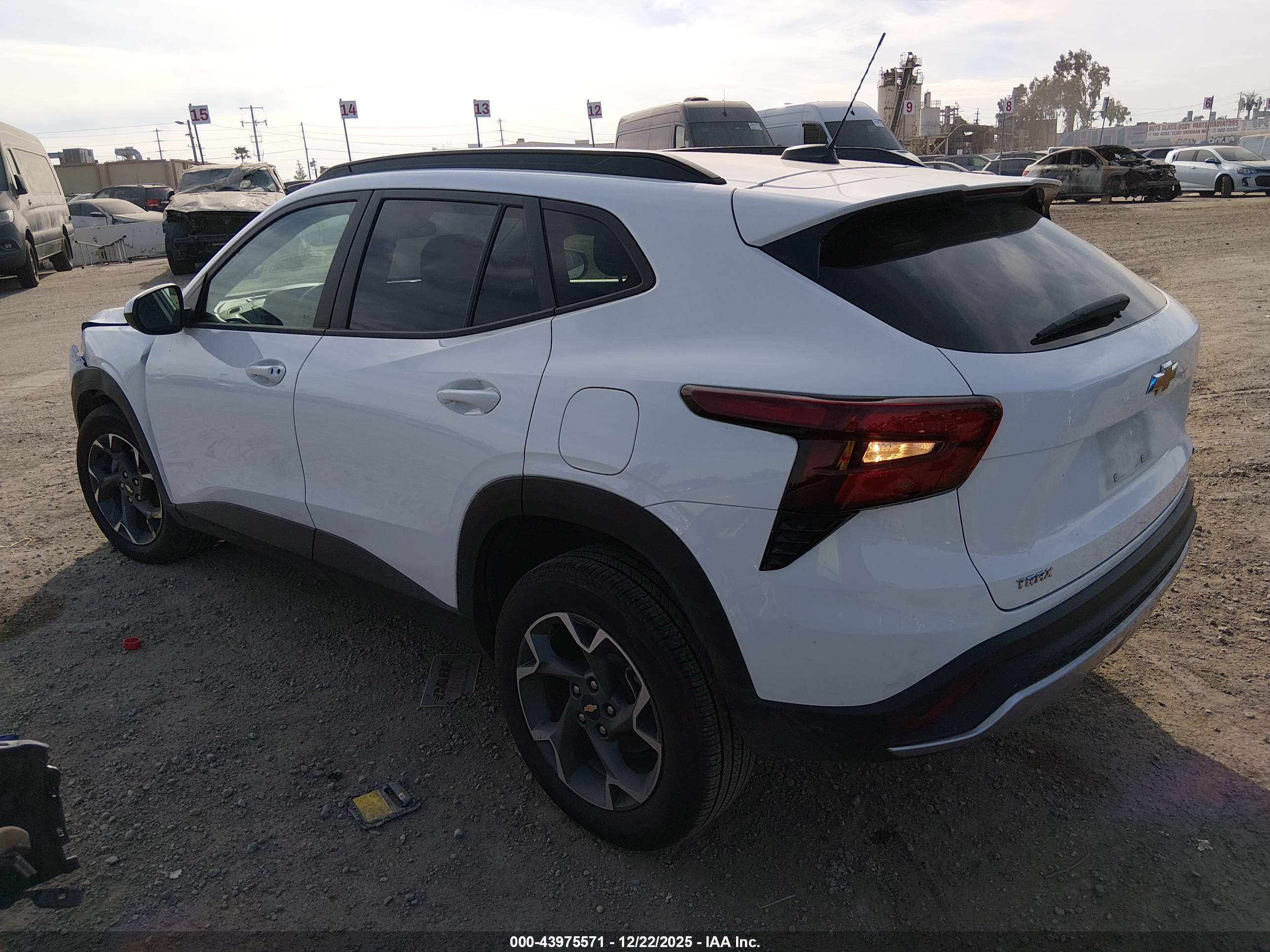 CHEVROLET TRAX image 3