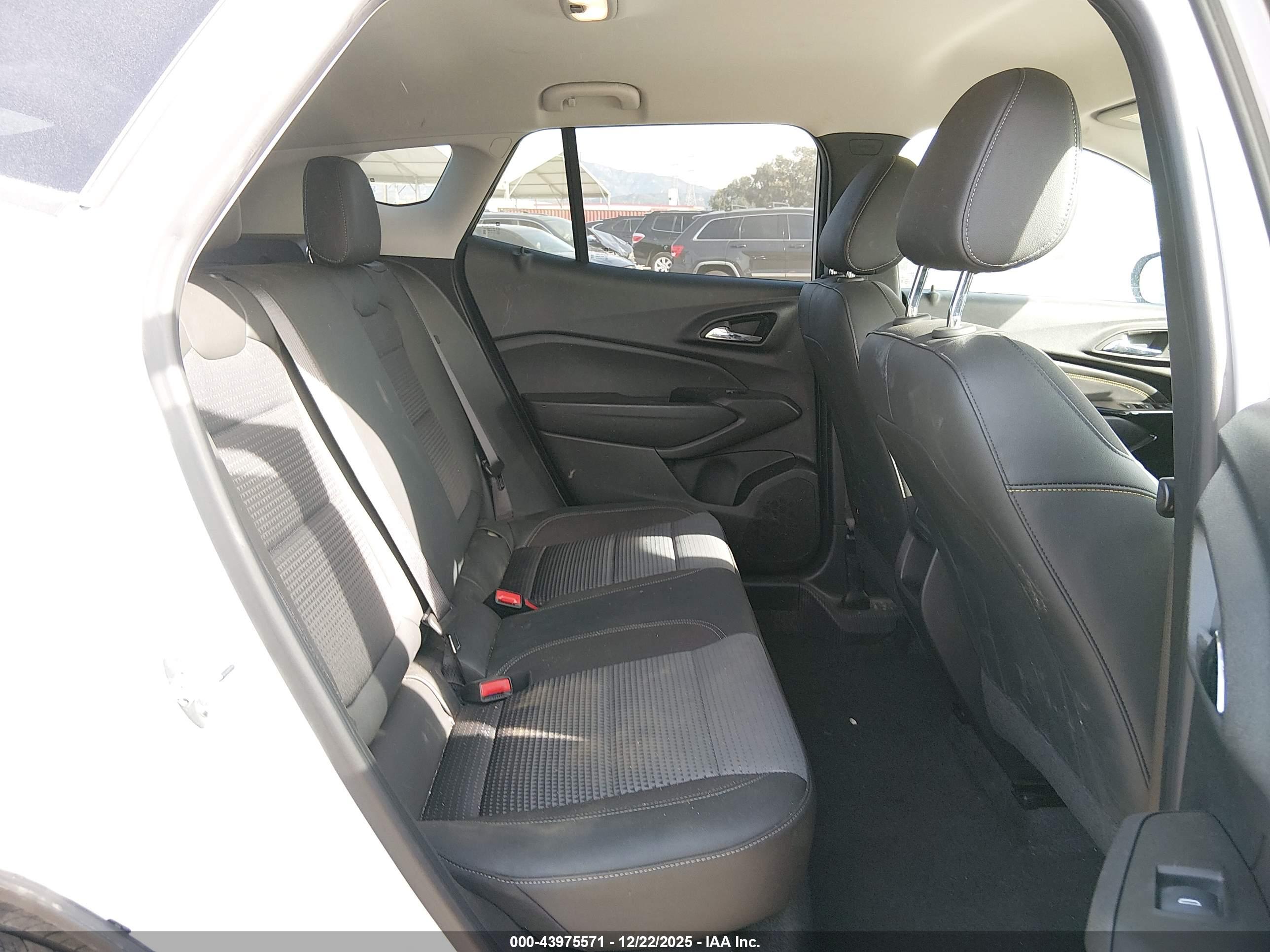 CHEVROLET TRAX image 8