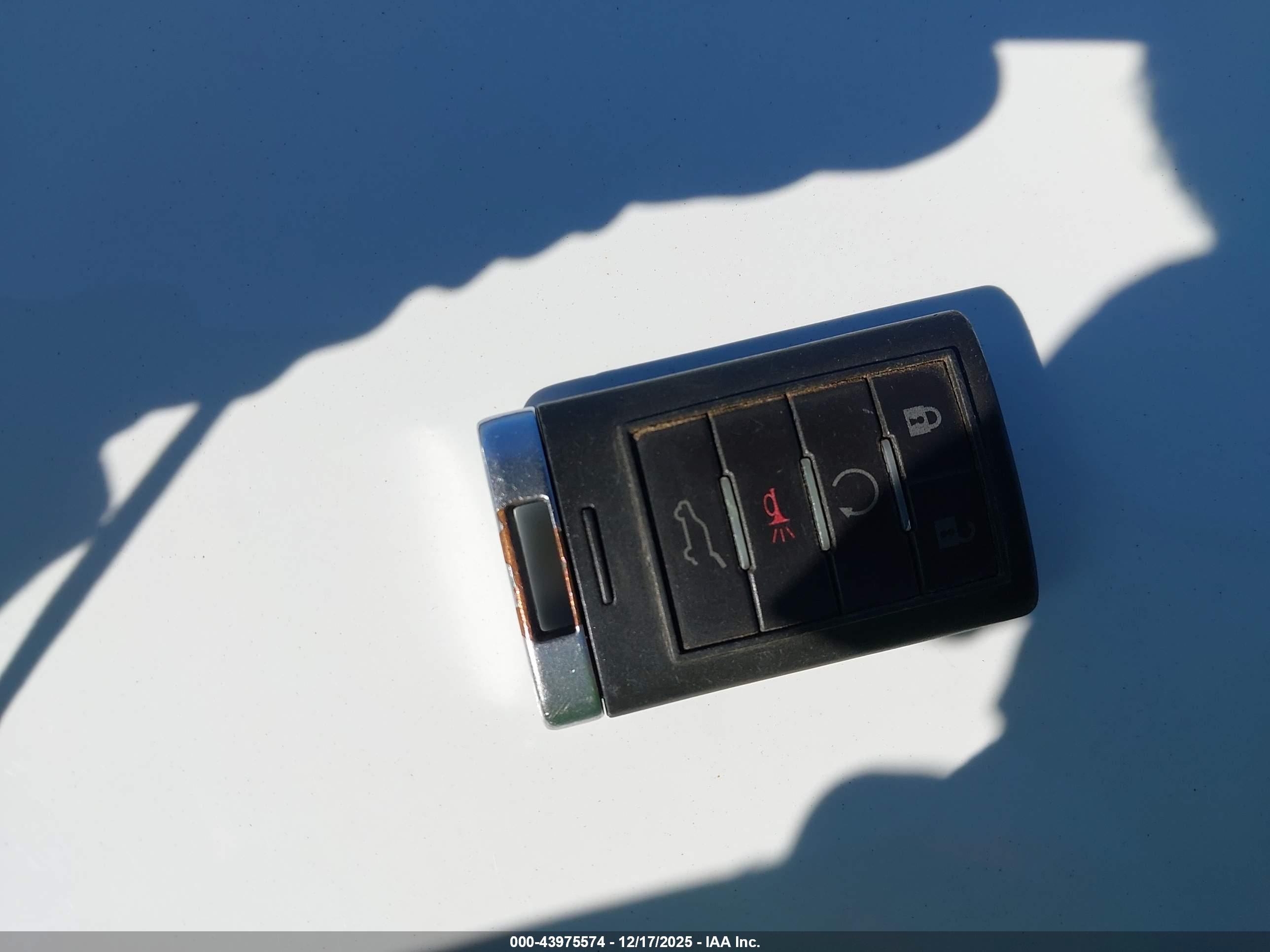 CADILLAC SRX image 11