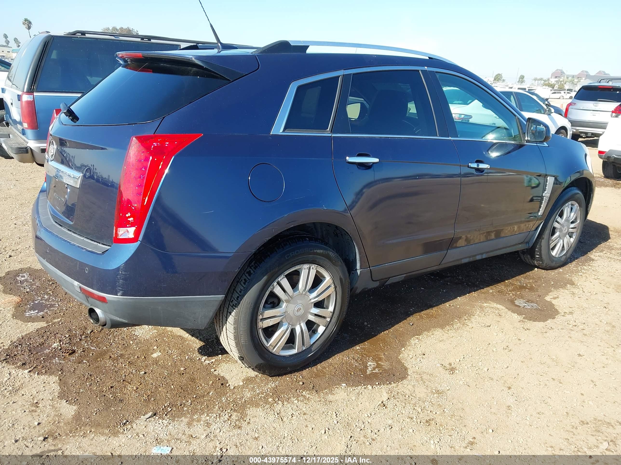 CADILLAC SRX image 4