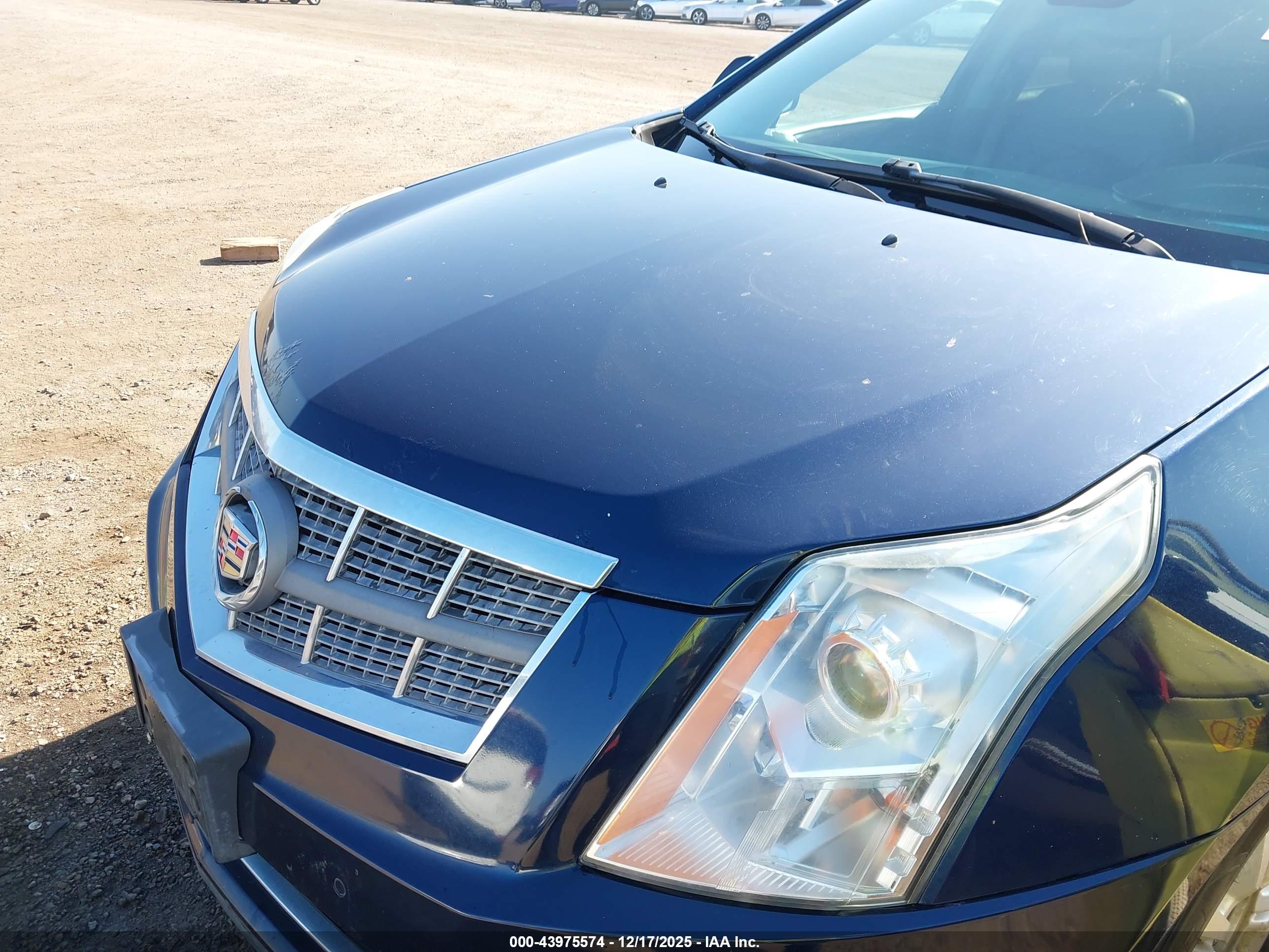 CADILLAC SRX image 6