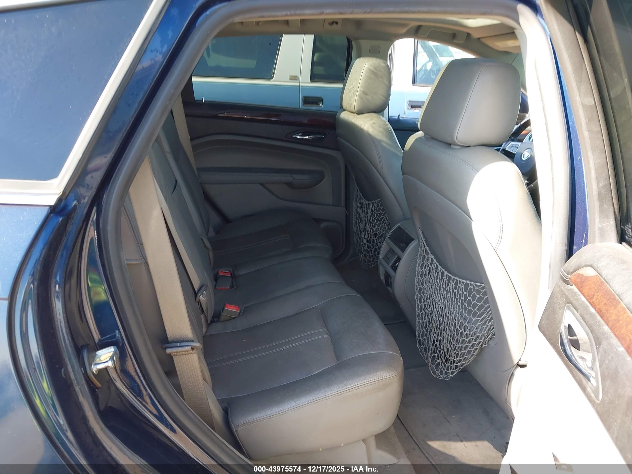 CADILLAC SRX image 8