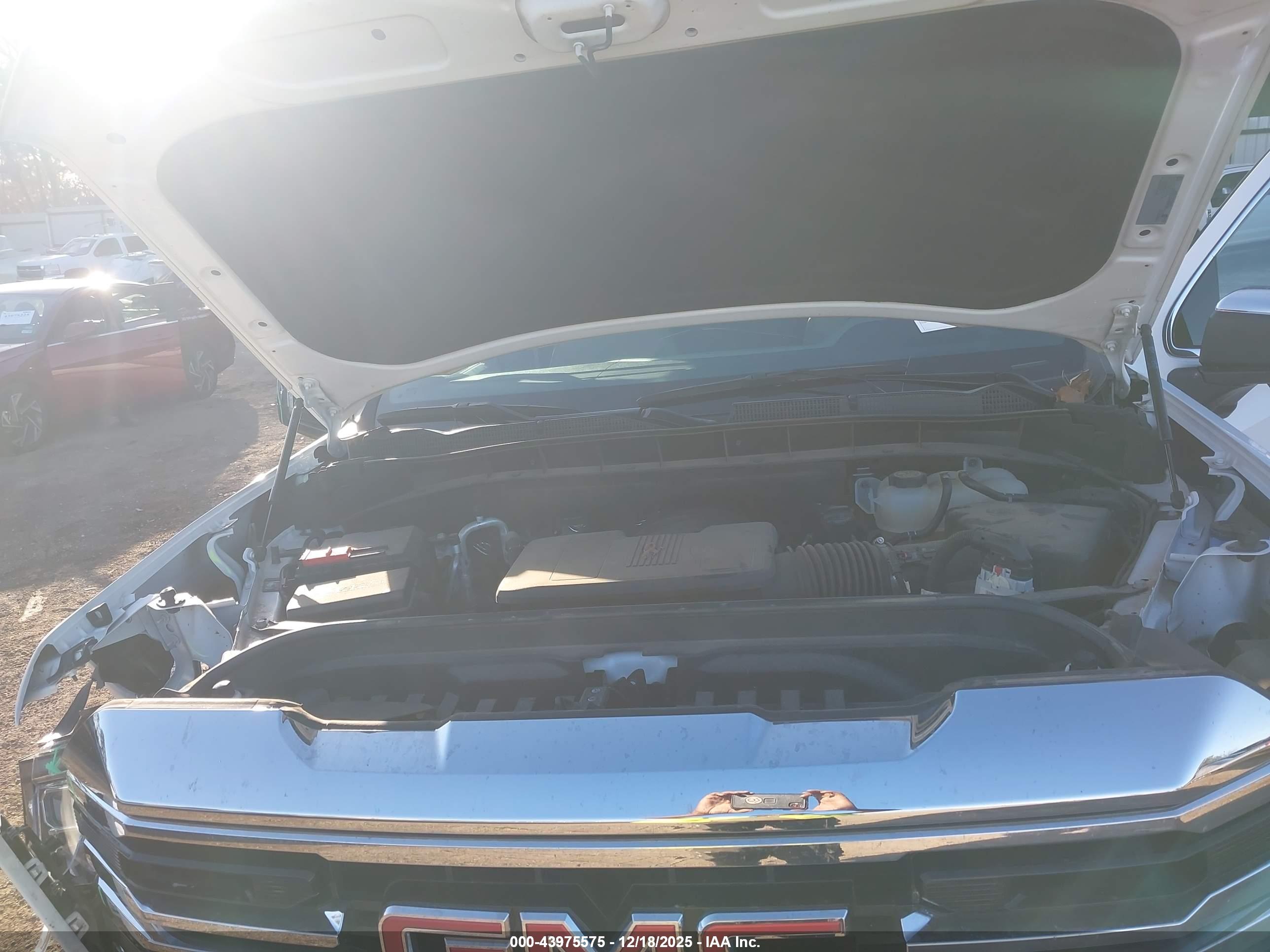 GMC SIERRA image 10