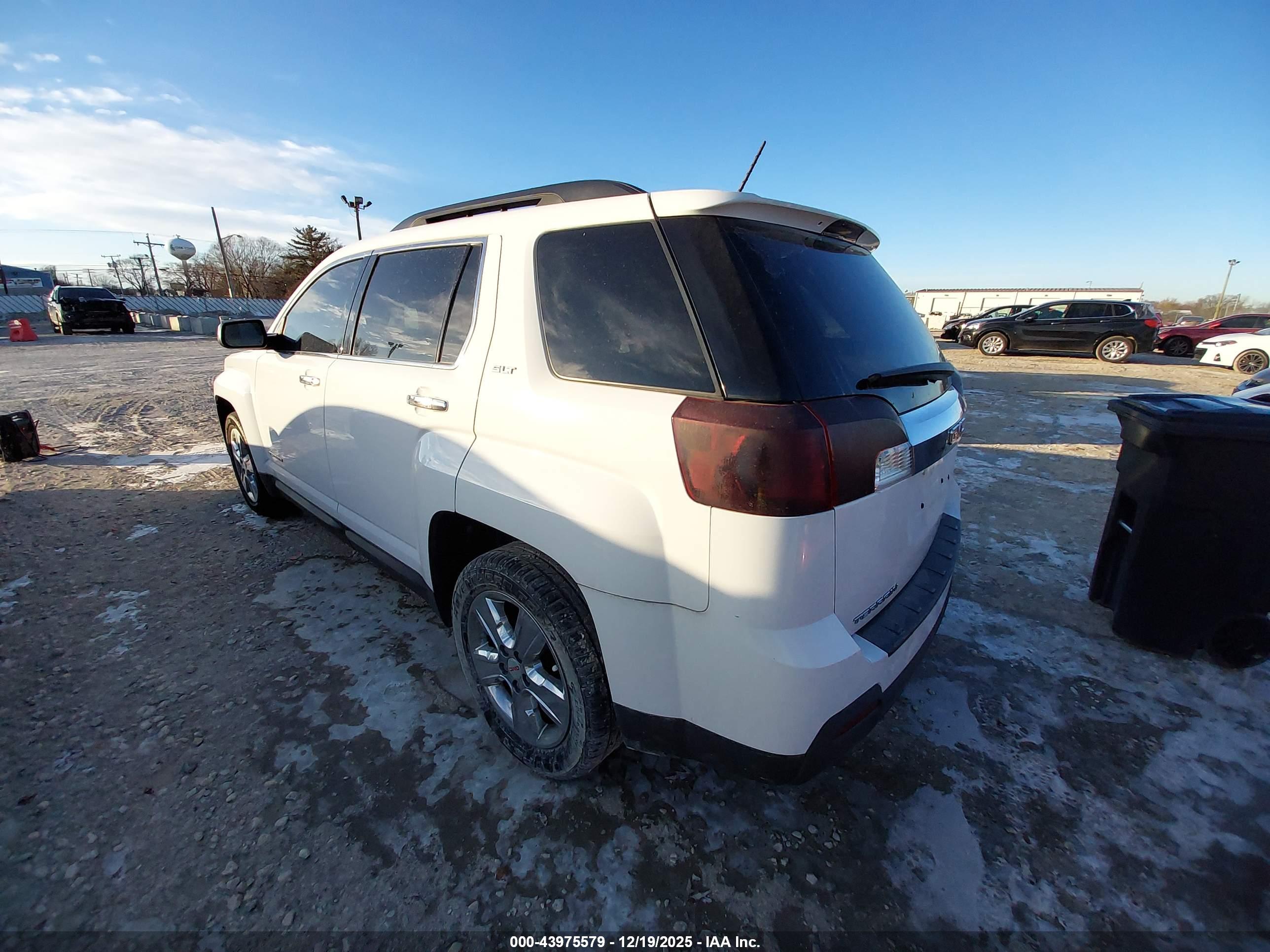 GMC TERRAIN image 3