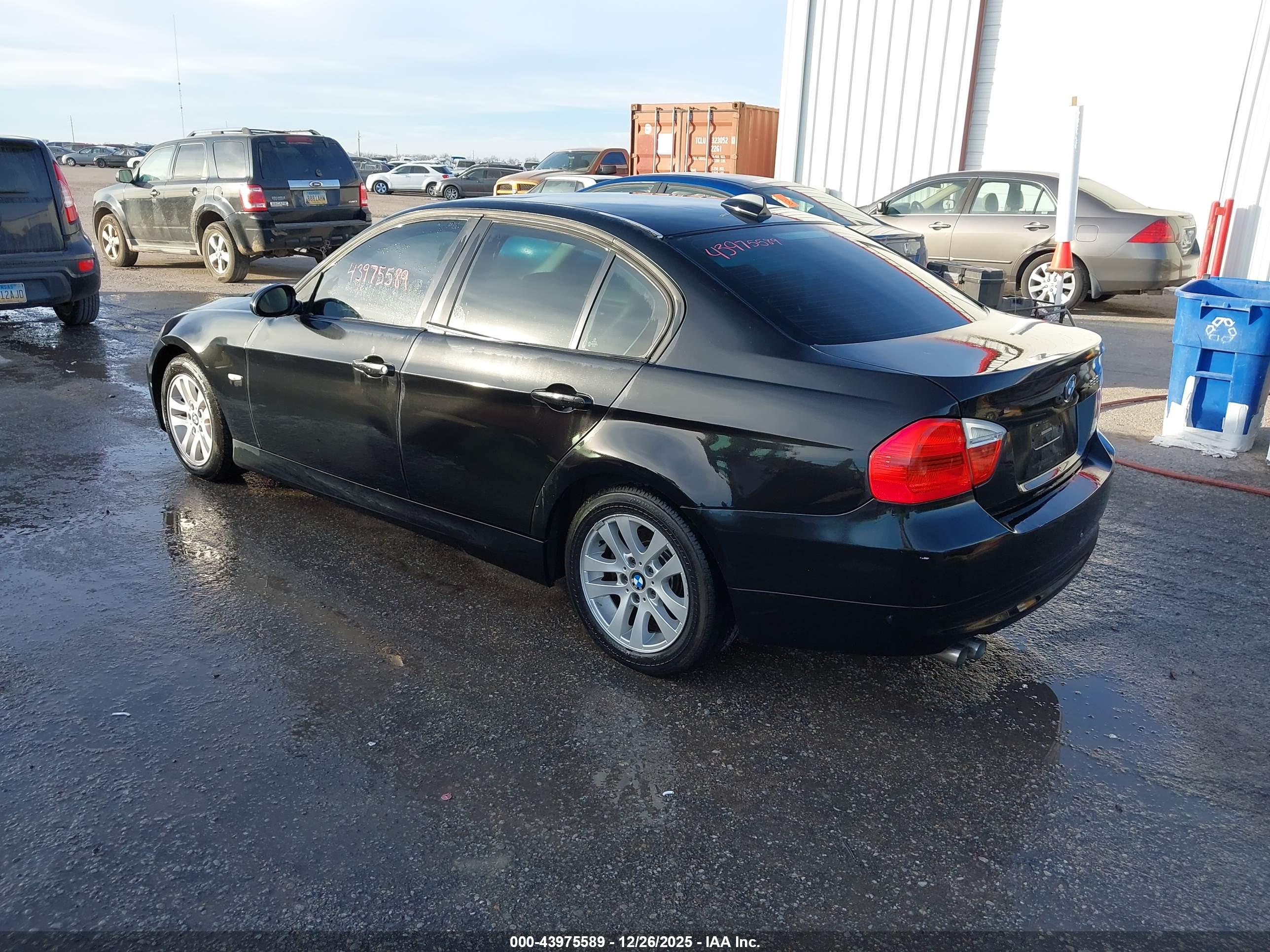 BMW 328I image 3
