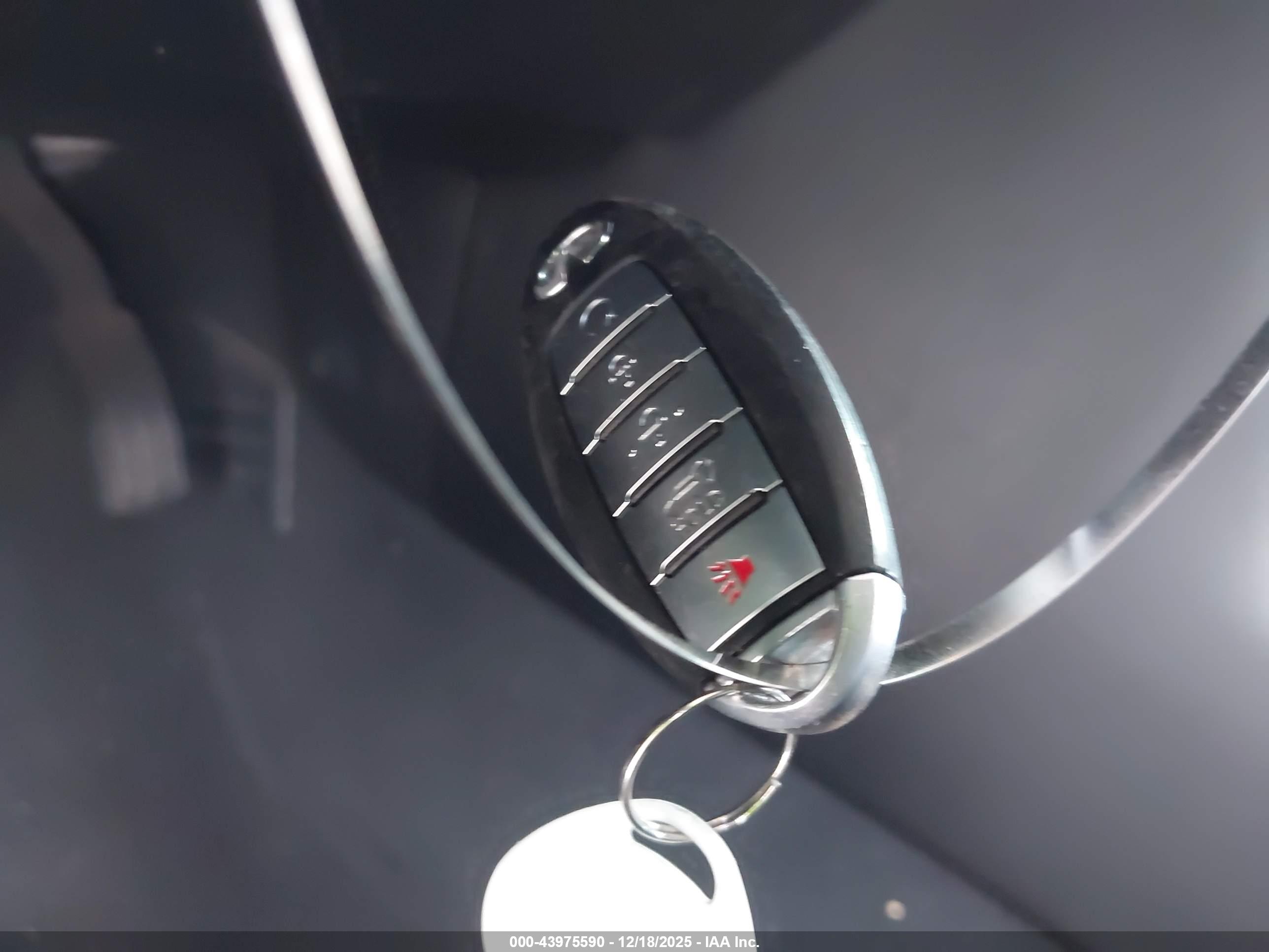 INFINITI QX80 image 11