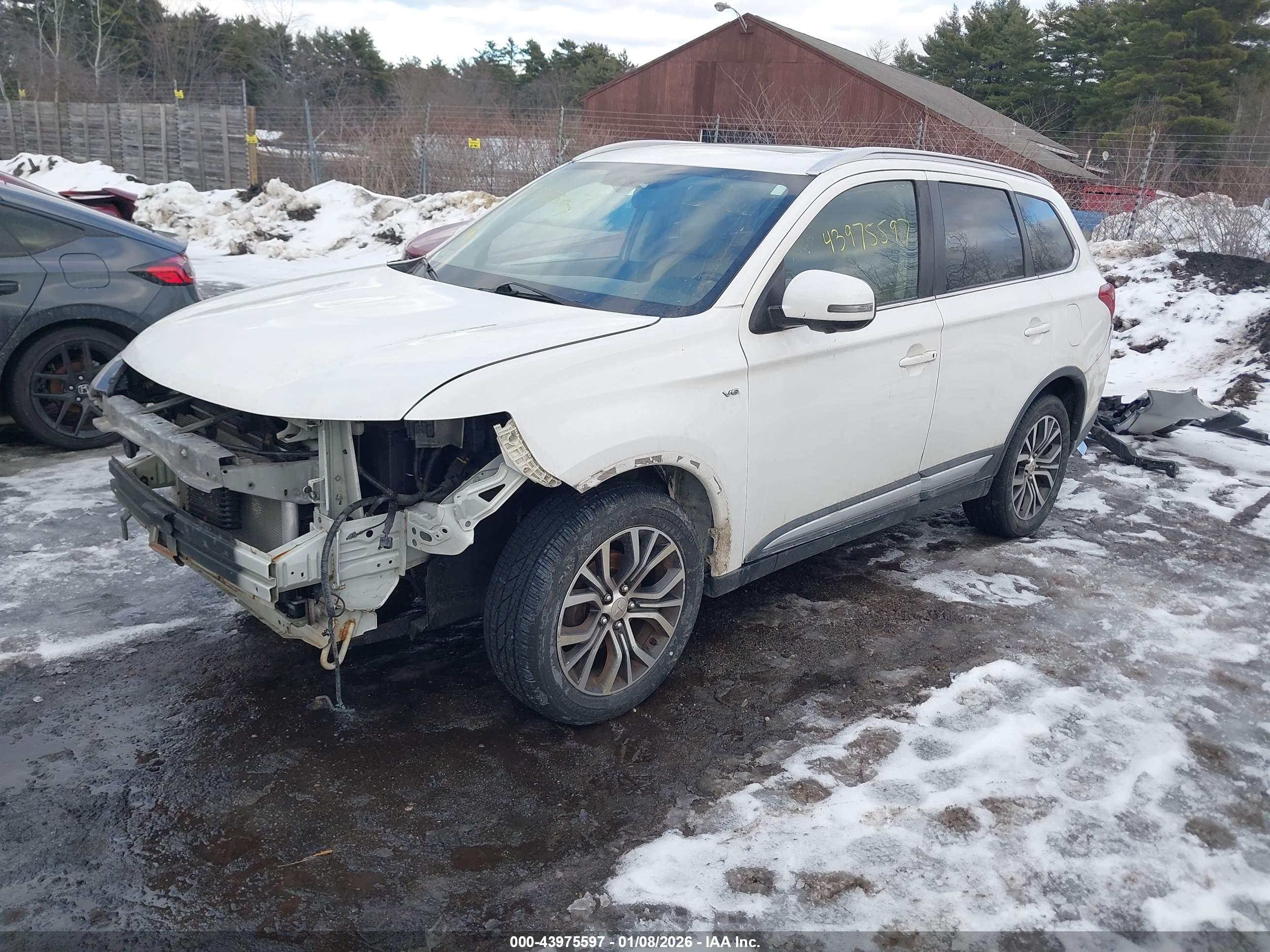 MITSUBISHI OUTLANDER image 2