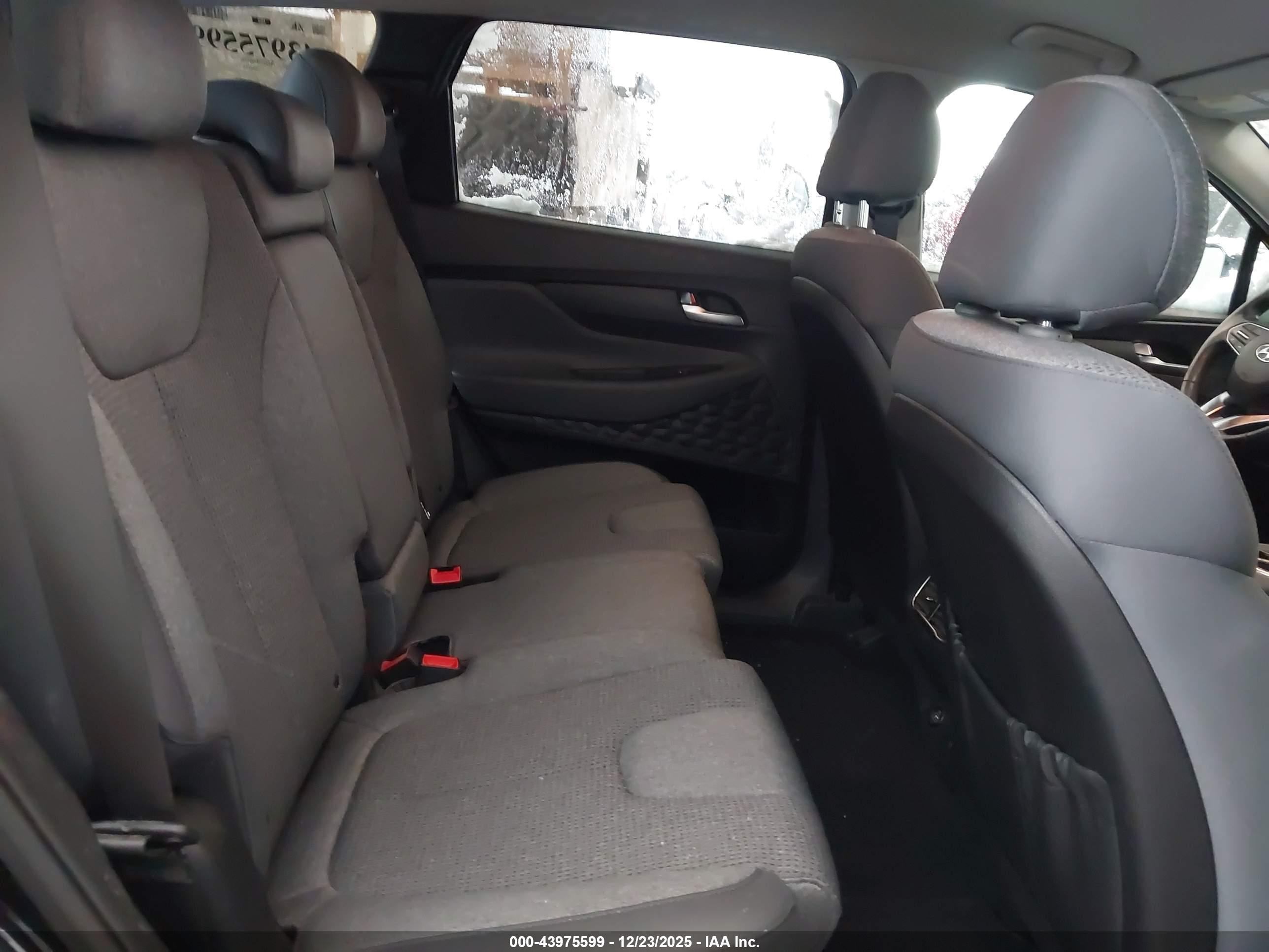 HYUNDAI SANTA image 8