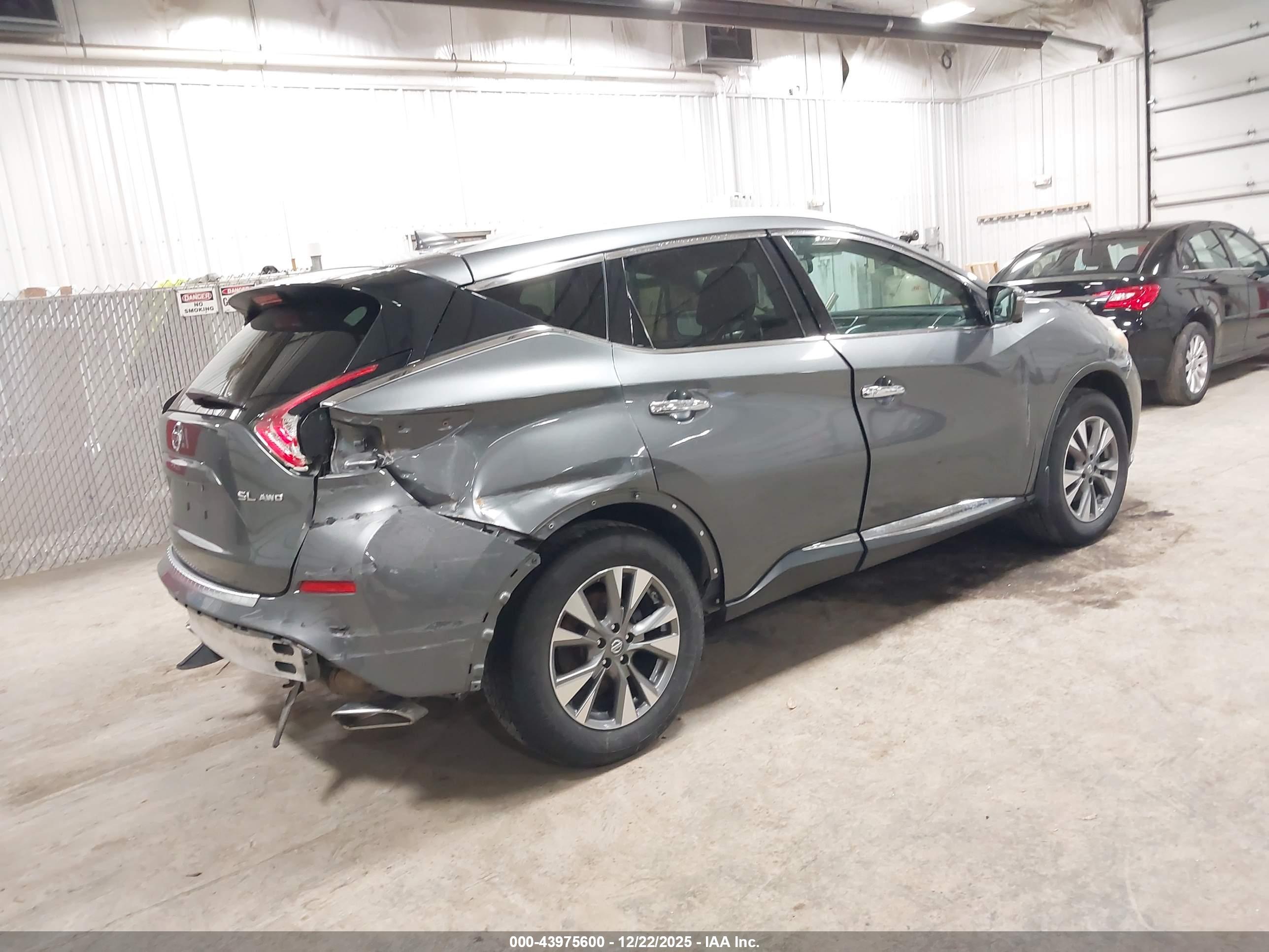 NISSAN MURANO image 4