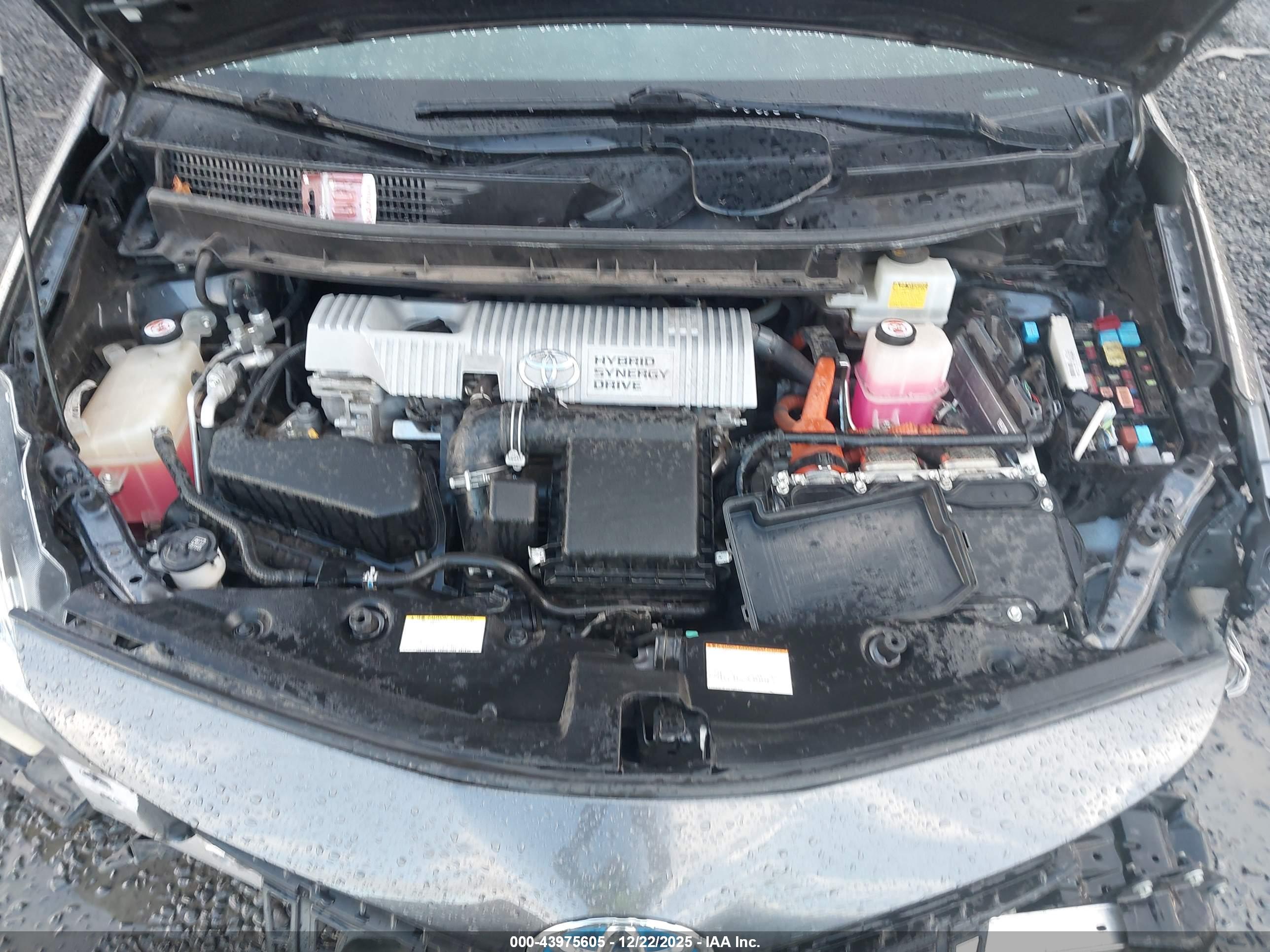 TOYOTA PRIUS image 10