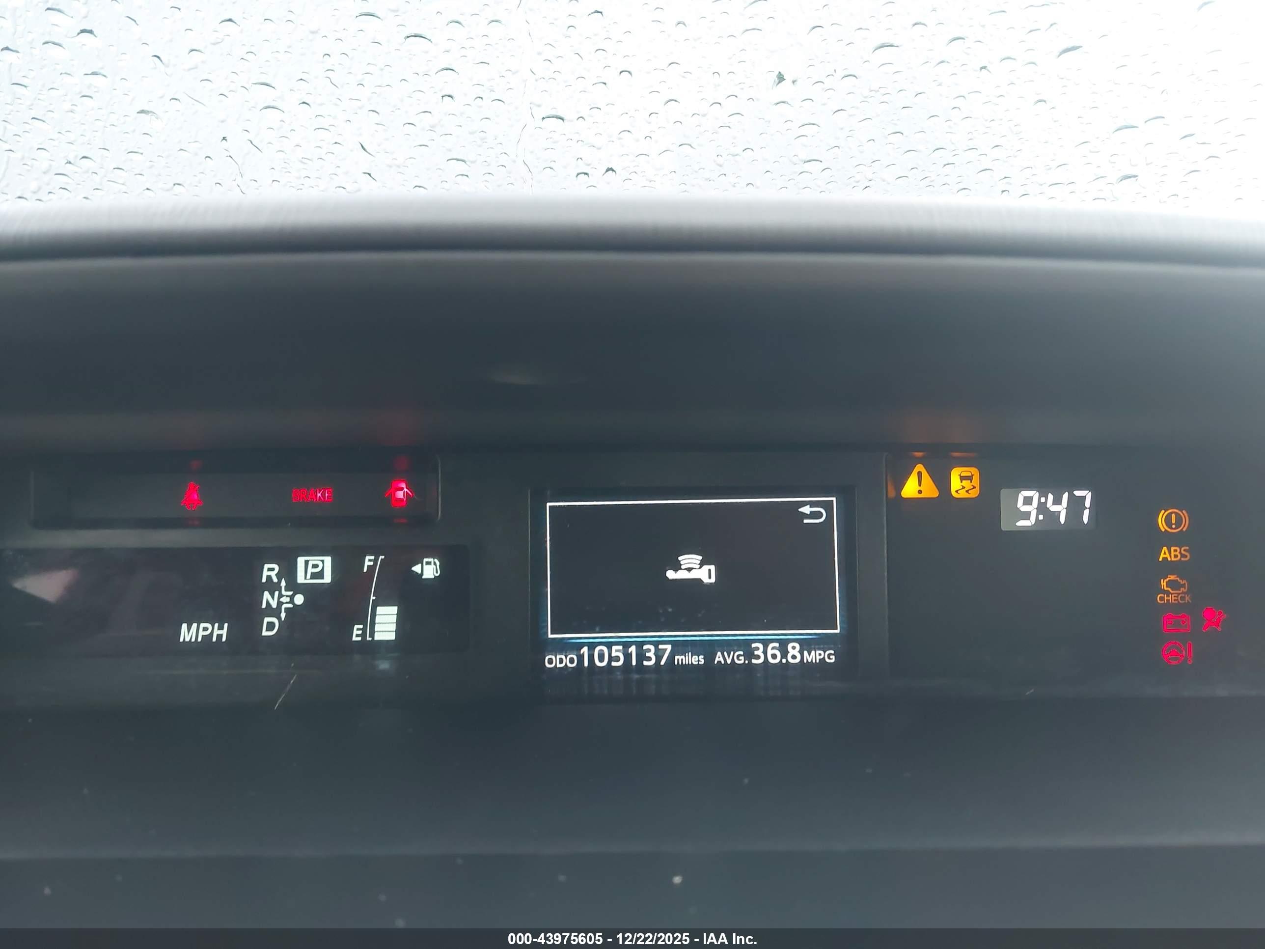 TOYOTA PRIUS image 7