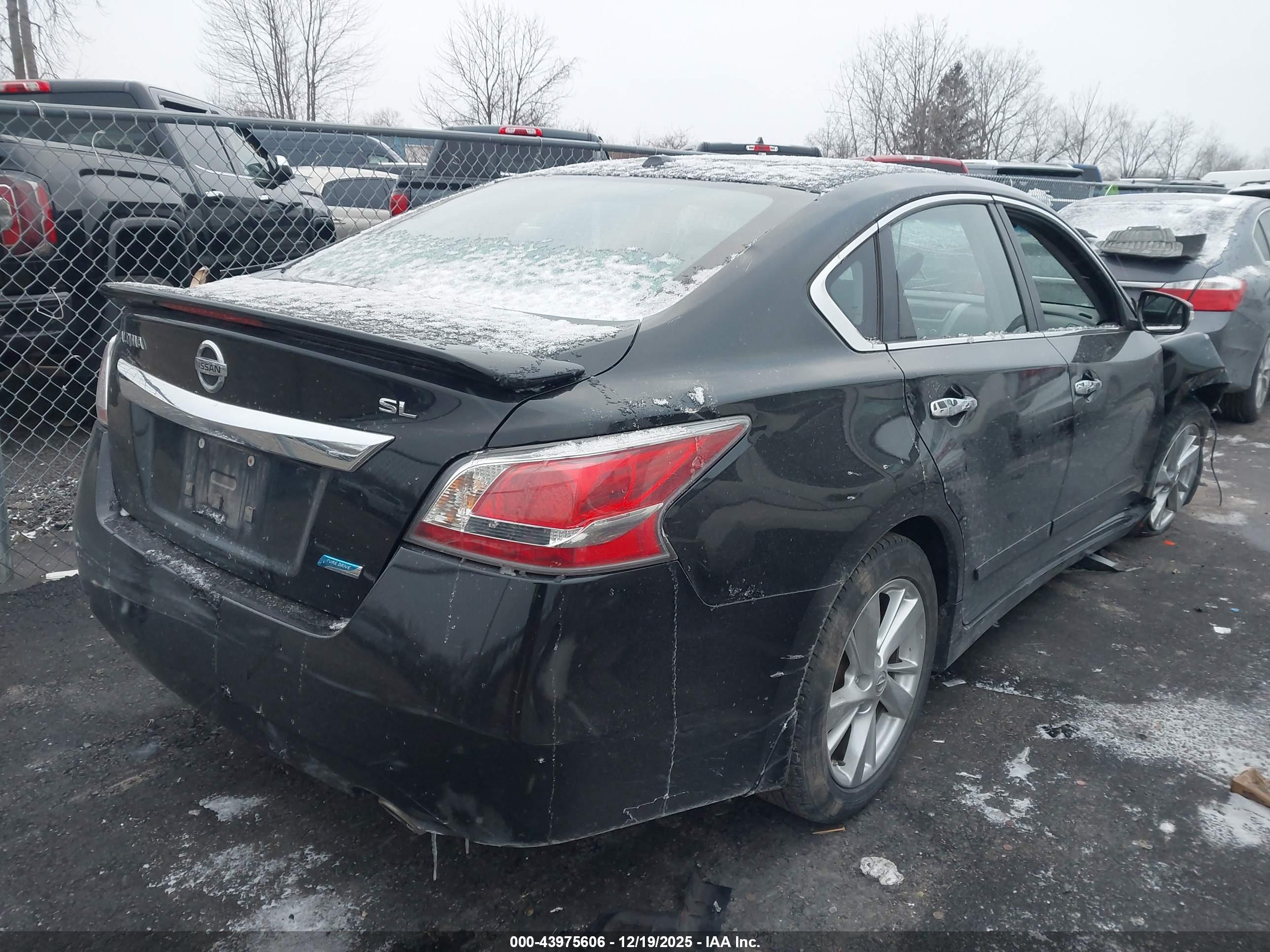 NISSAN ALTIMA image 4
