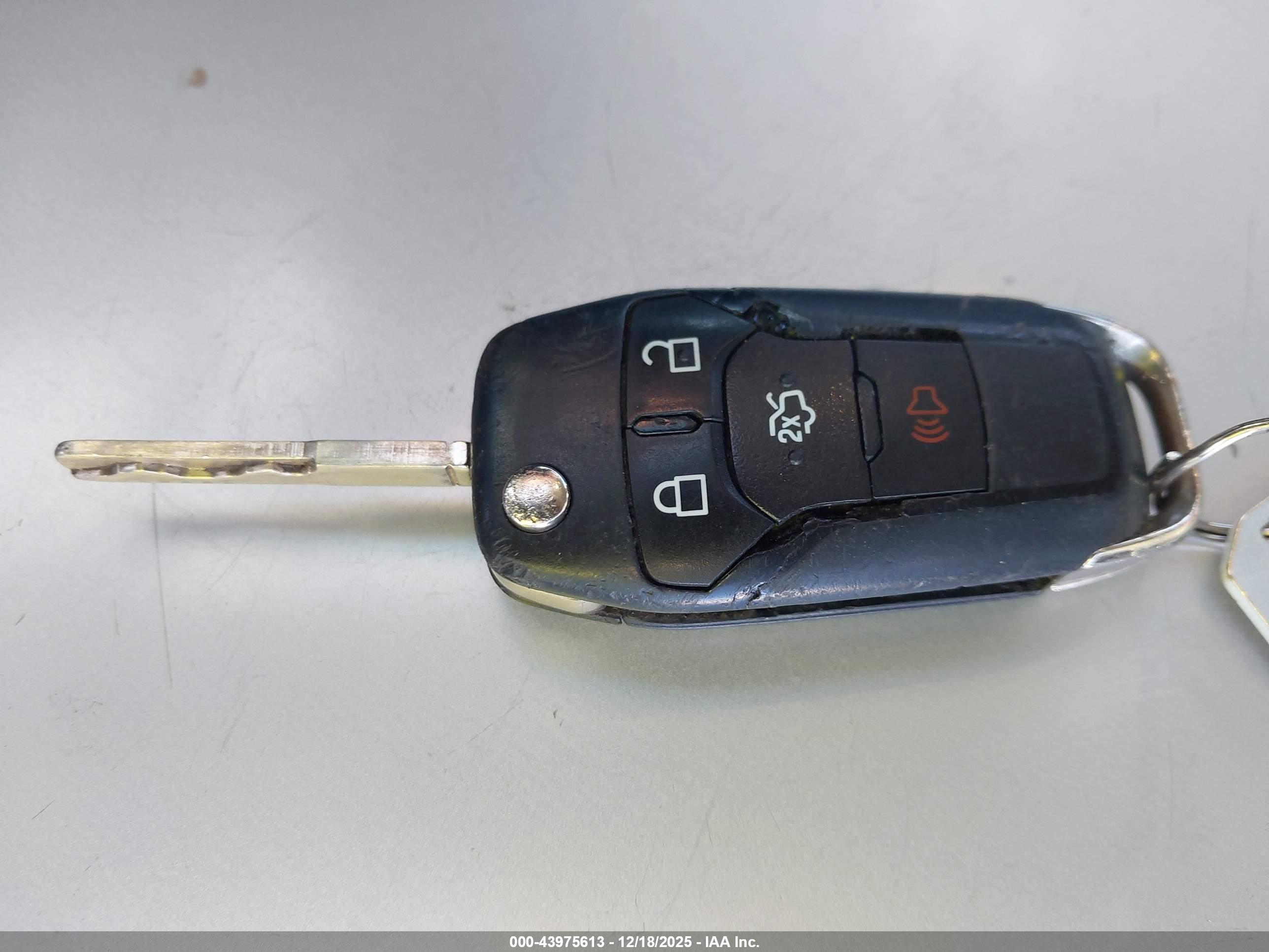 FORD FUSION image 11