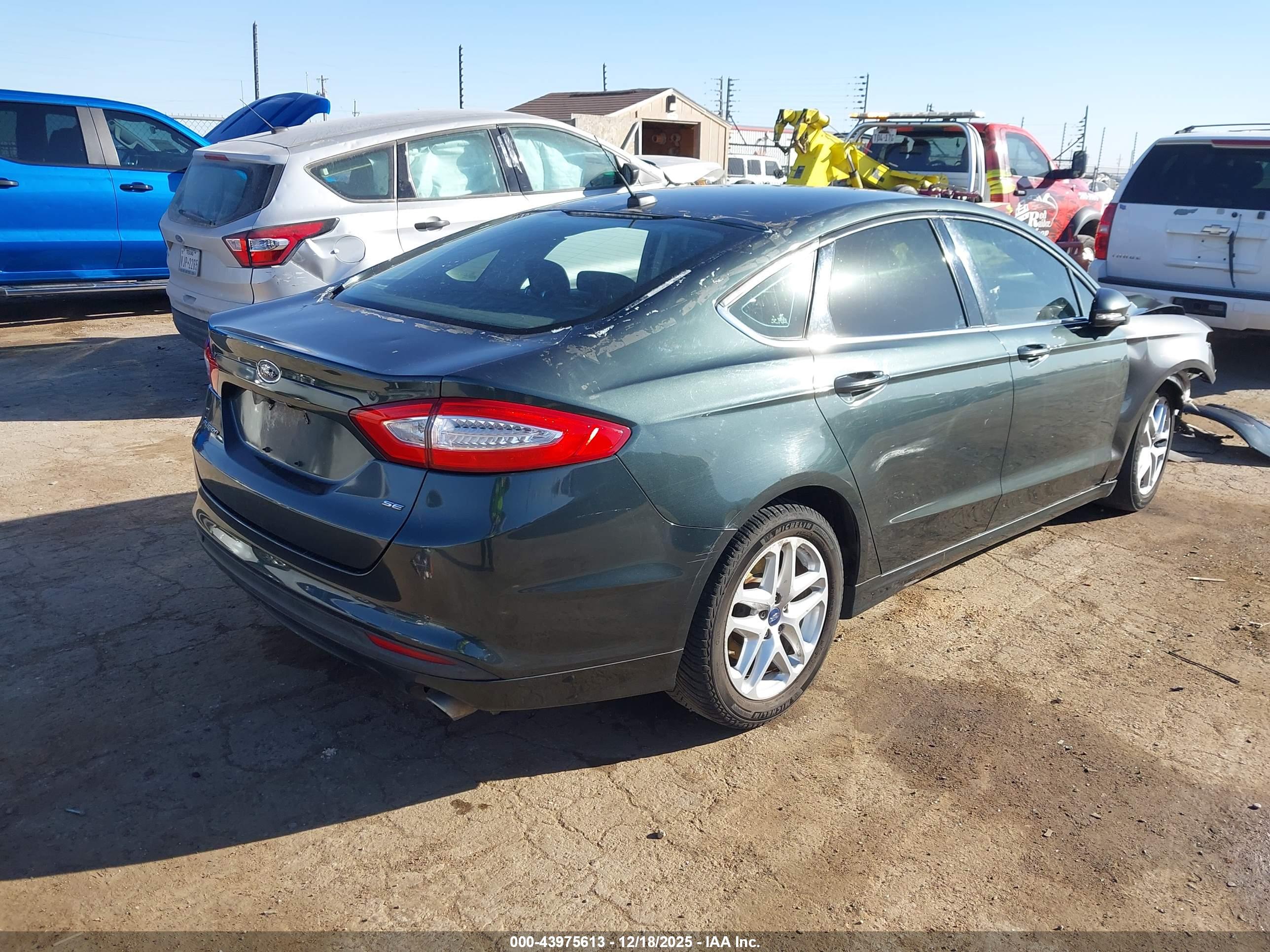 FORD FUSION image 4