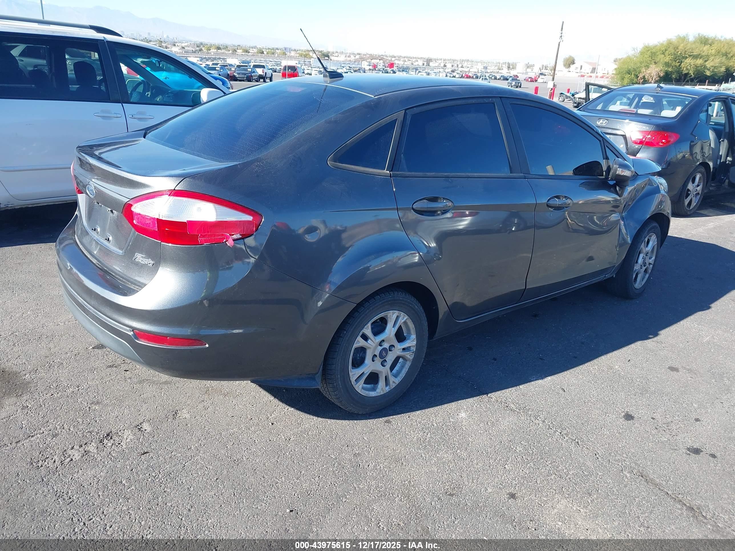 FORD FIESTA image 4