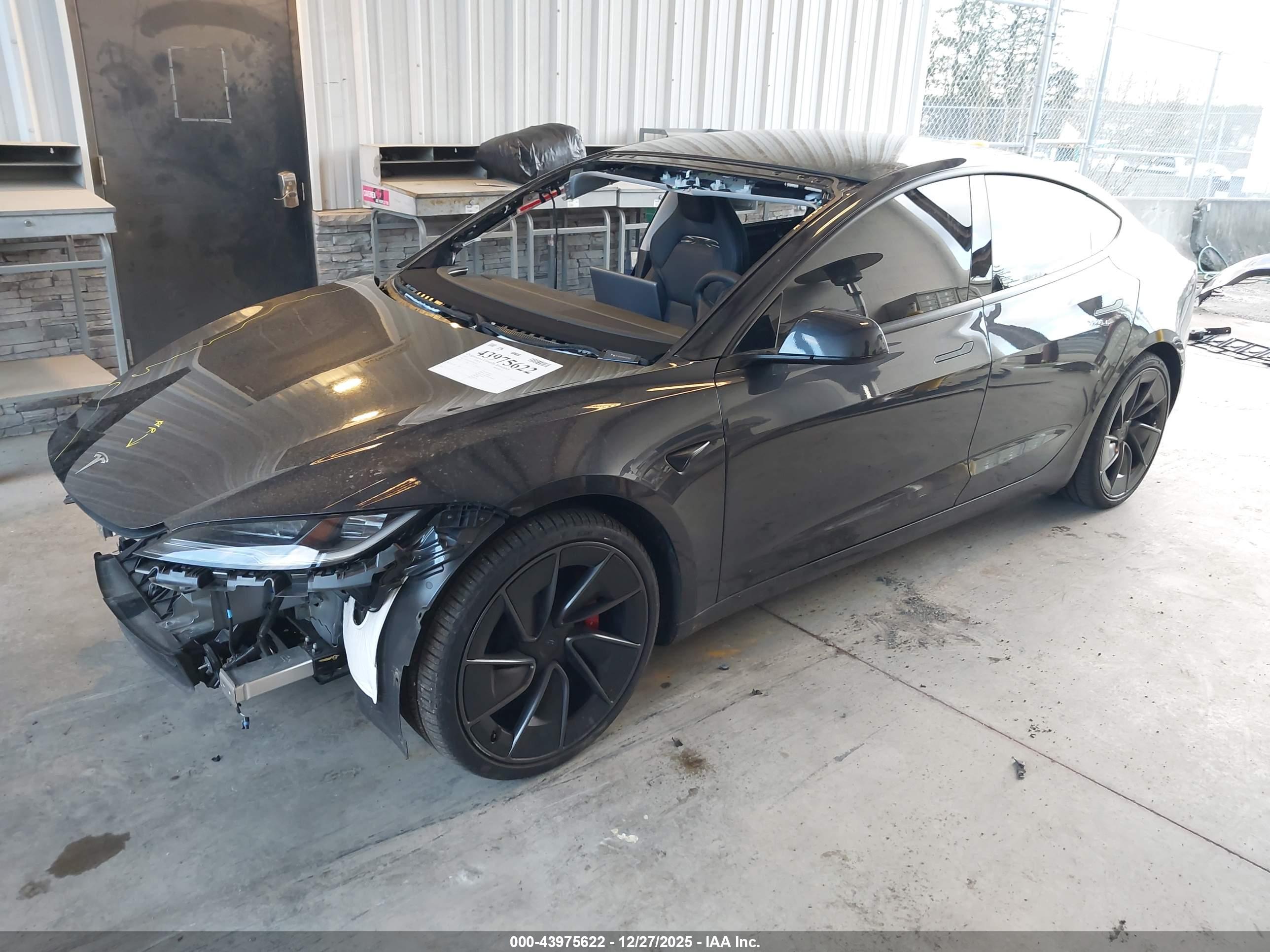 TESLA MODEL image 2