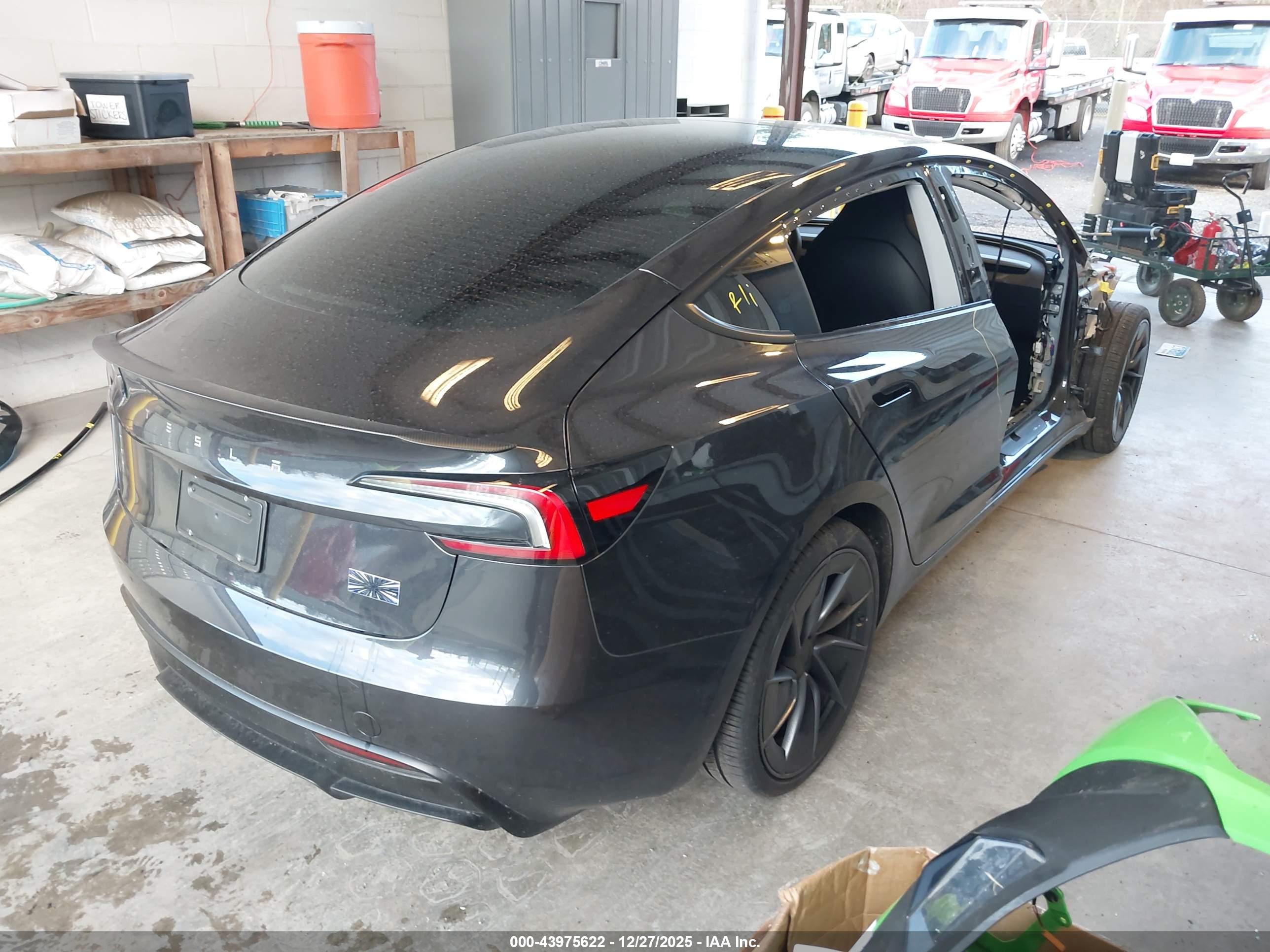 TESLA MODEL image 4