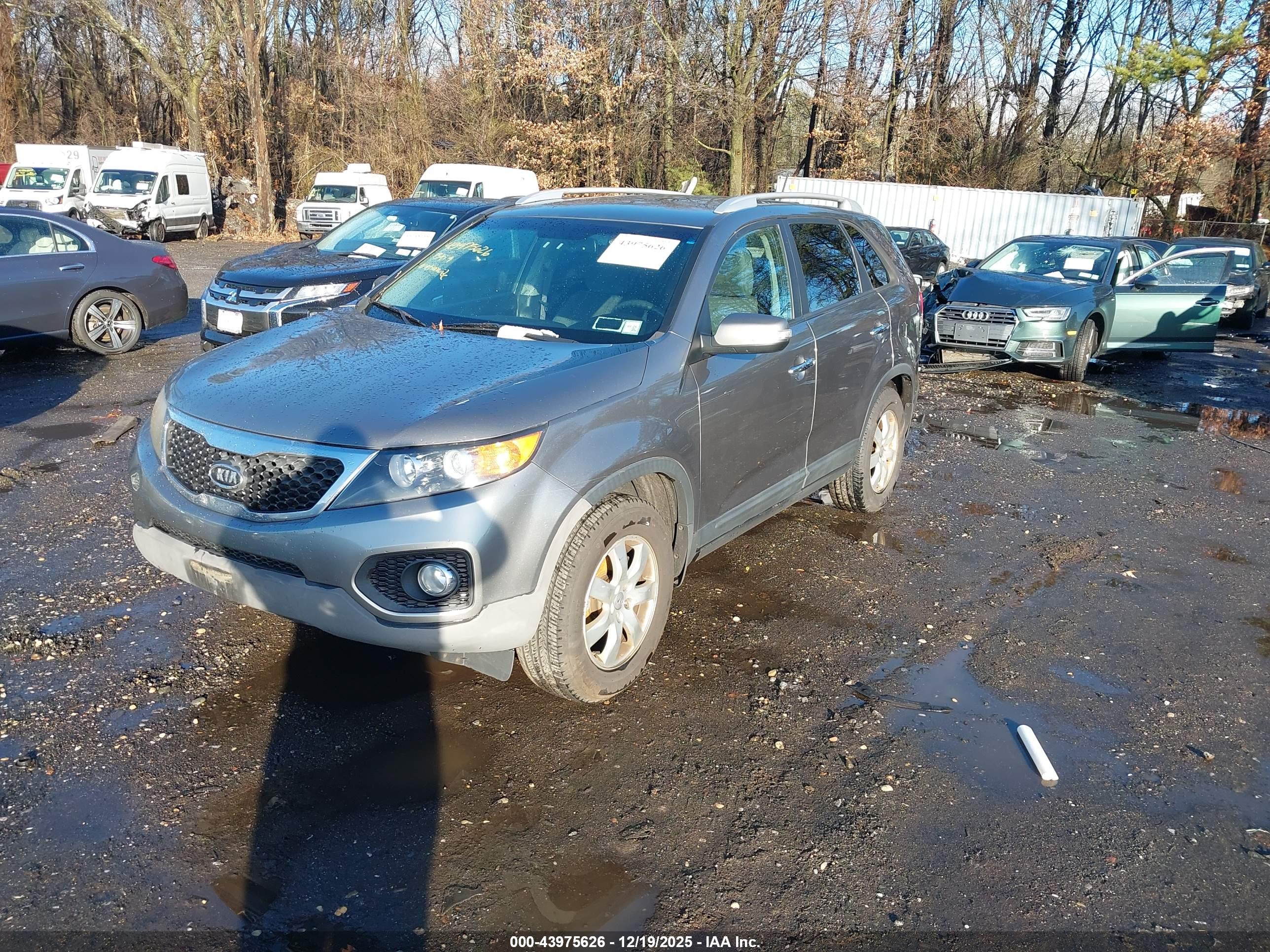 KIA SORENTO image 2