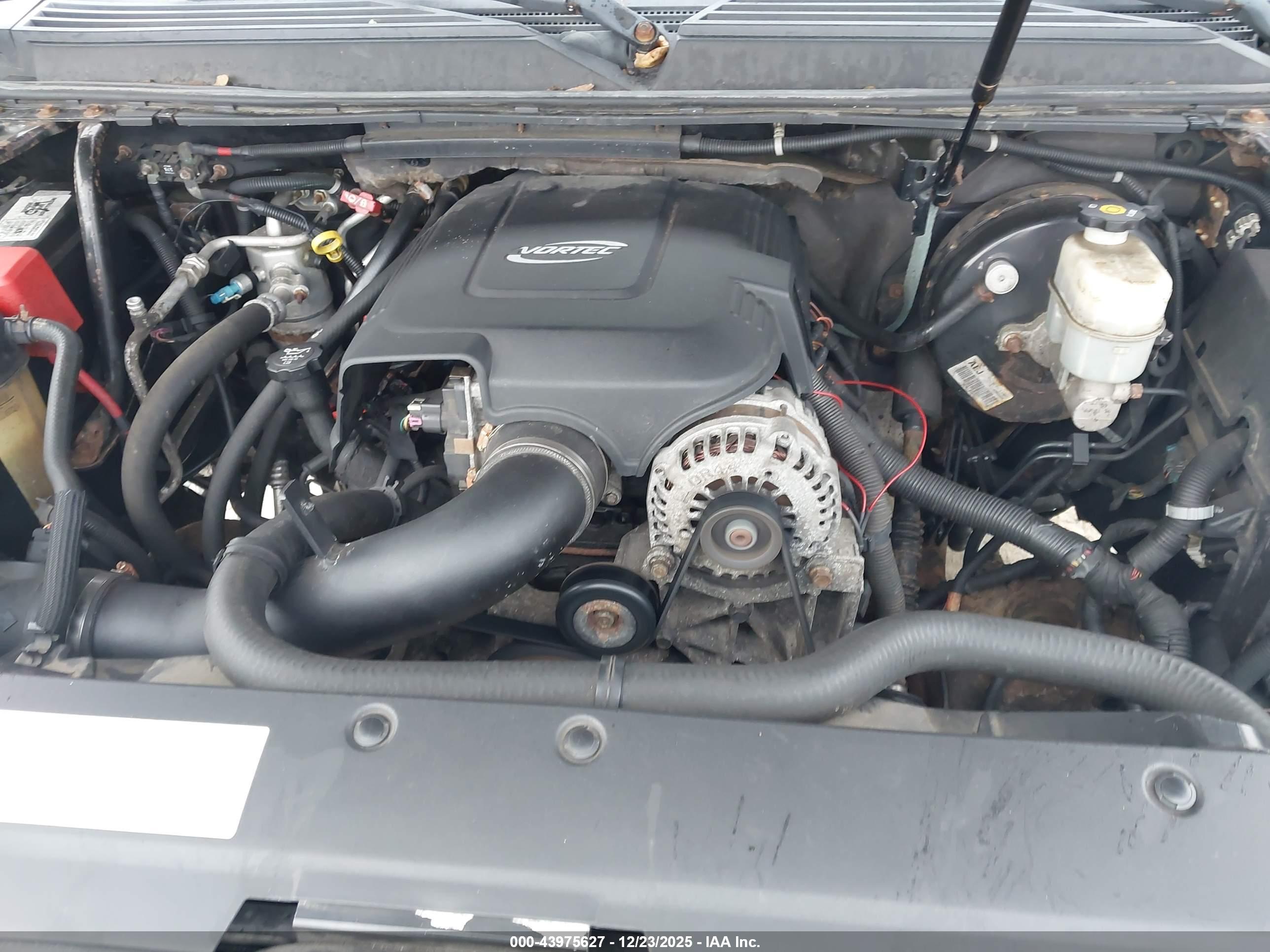 CHEVROLET TAHOE image 10