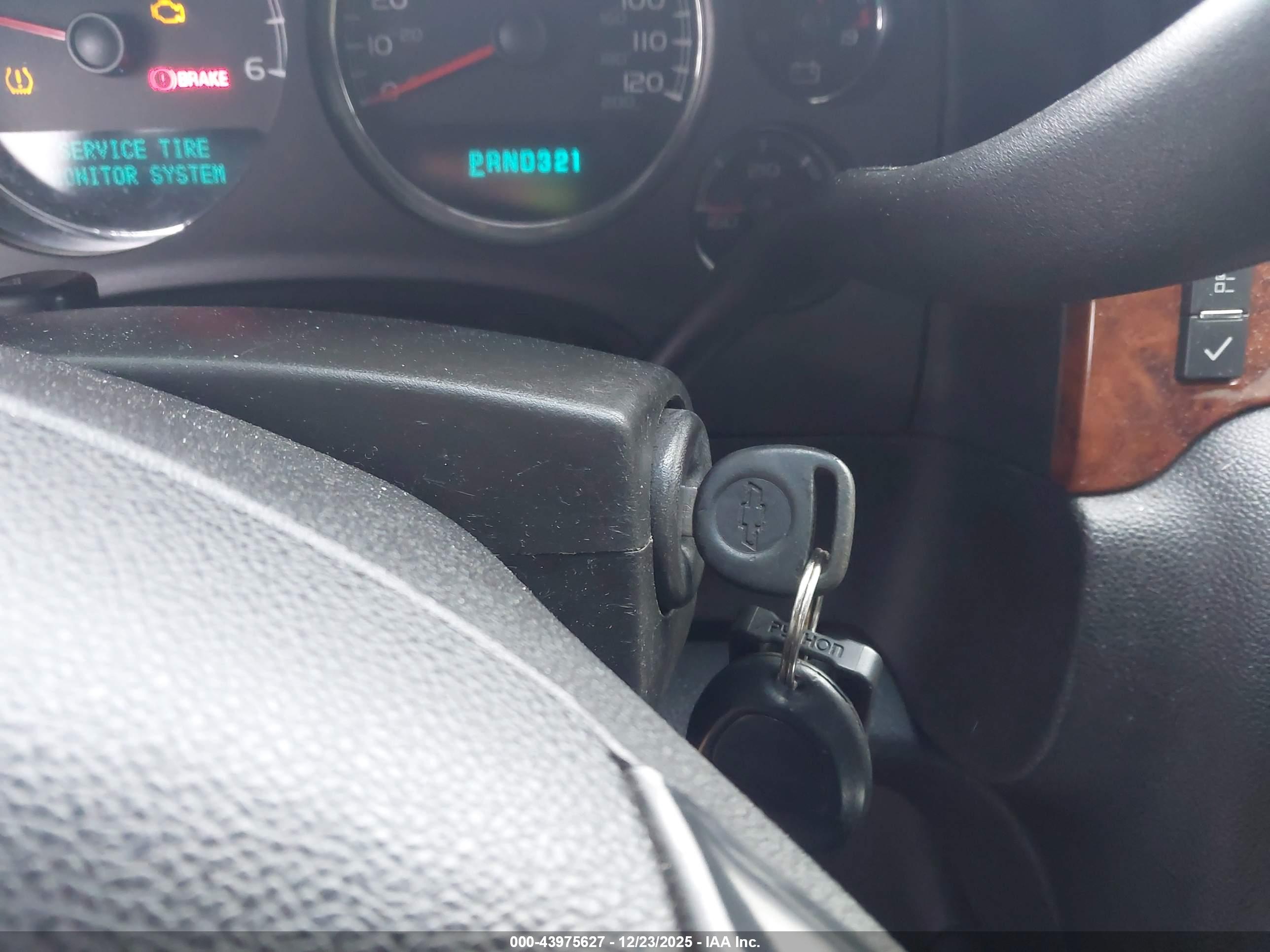 CHEVROLET TAHOE image 11