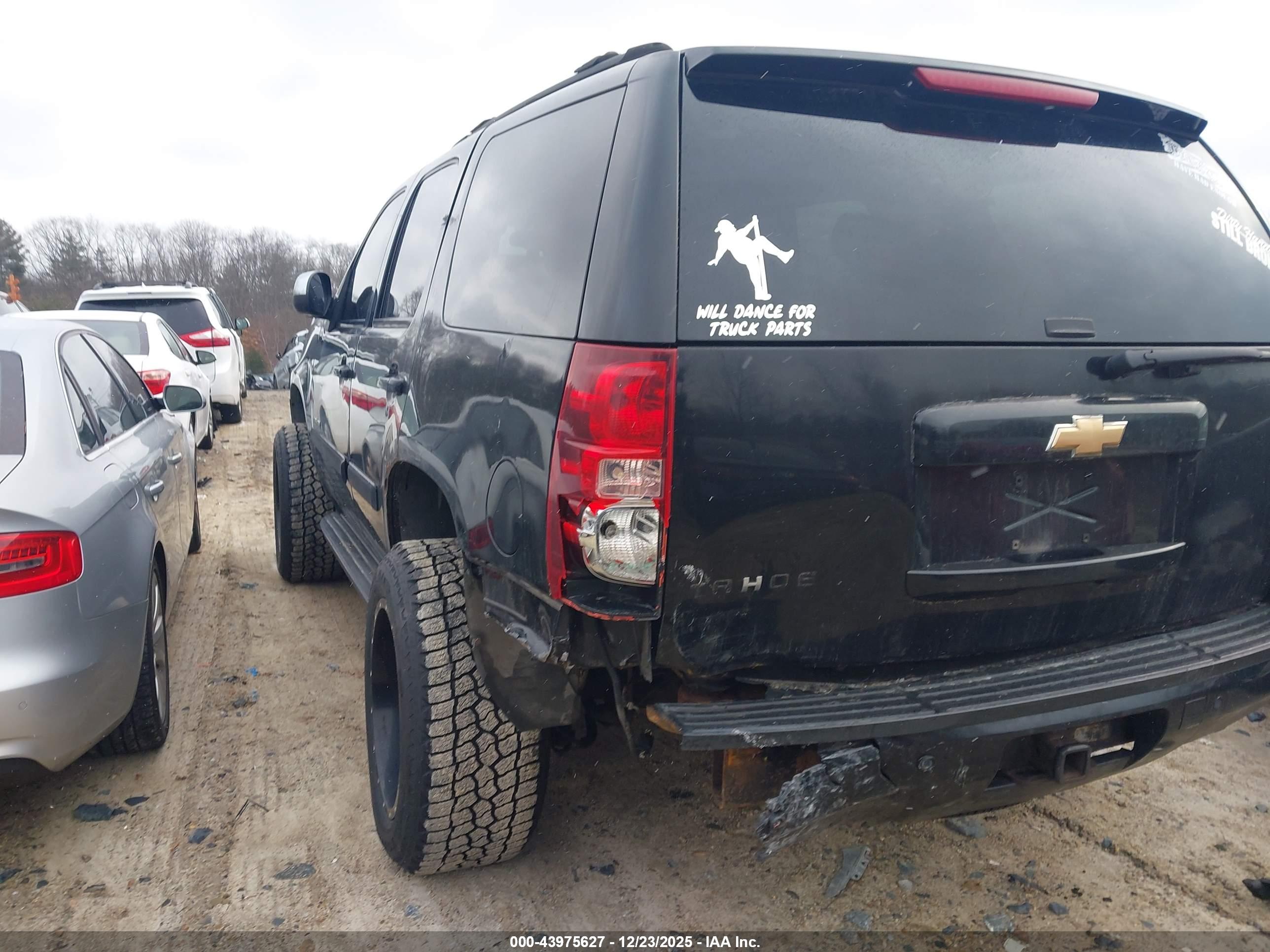 CHEVROLET TAHOE image 3