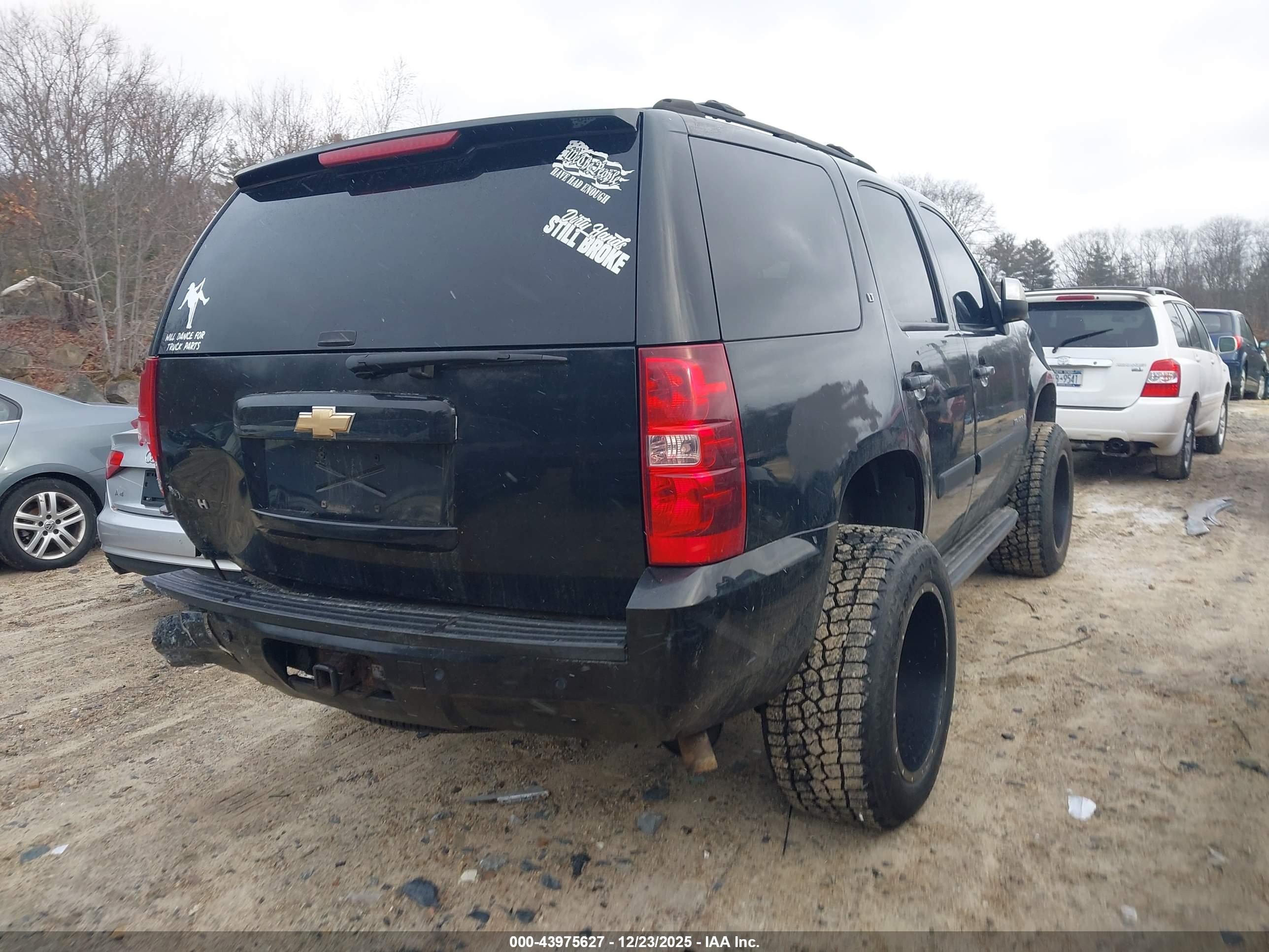 CHEVROLET TAHOE image 4