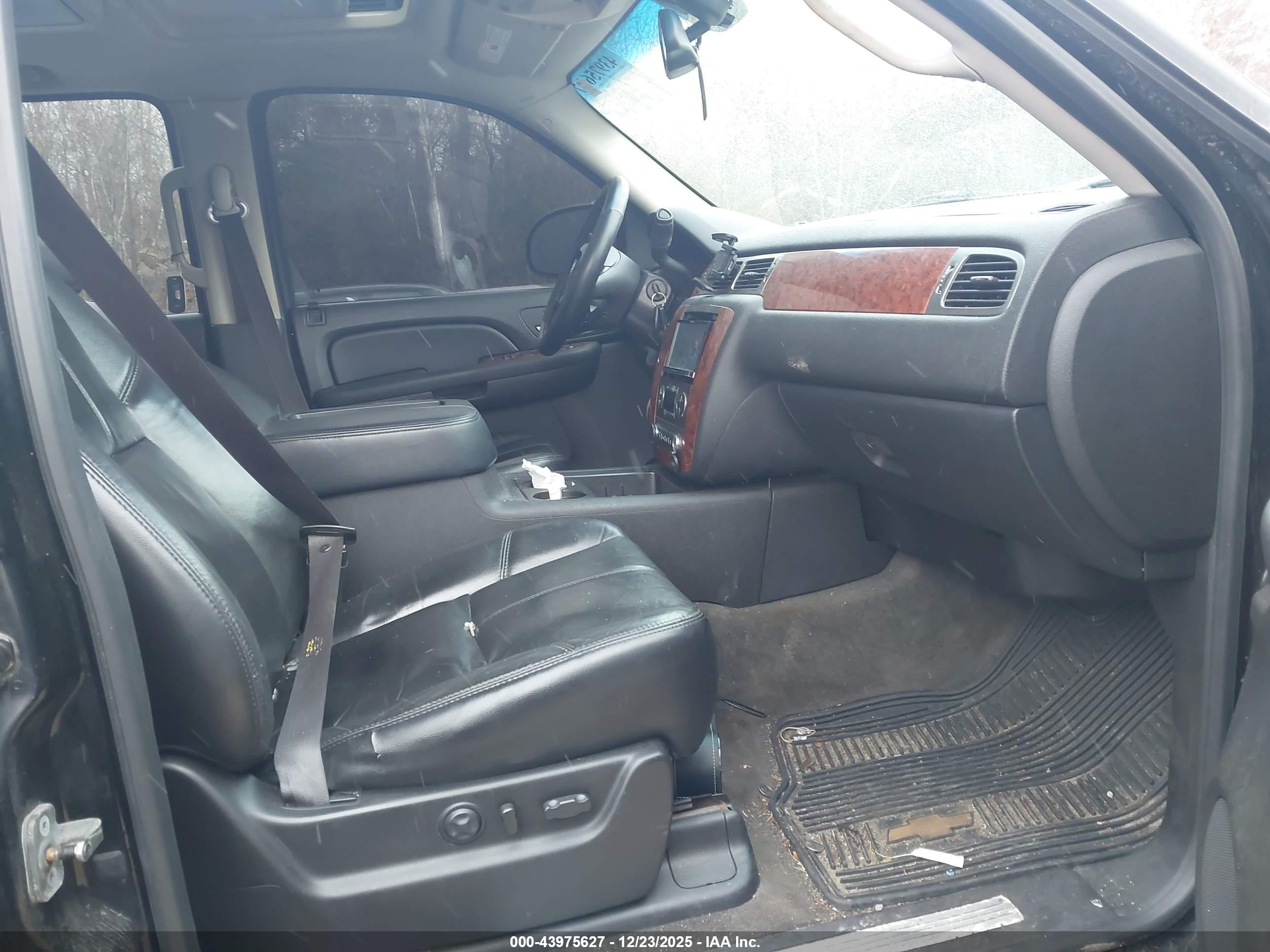 CHEVROLET TAHOE image 5
